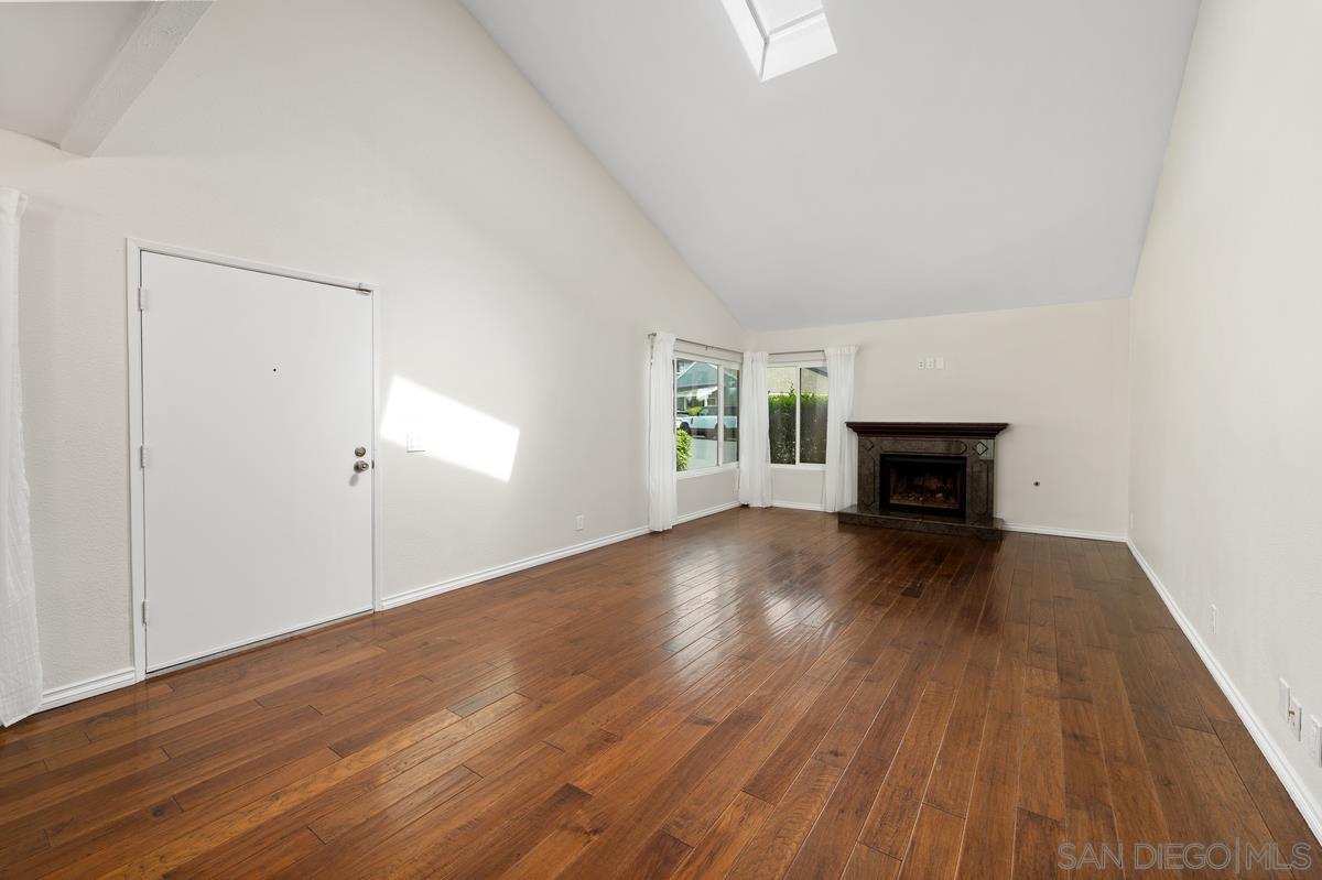 Detail Gallery Image 17 of 40 For 8028  Caminito Mallorca, La Jolla,  CA 92037 - 2 Beds | 2 Baths