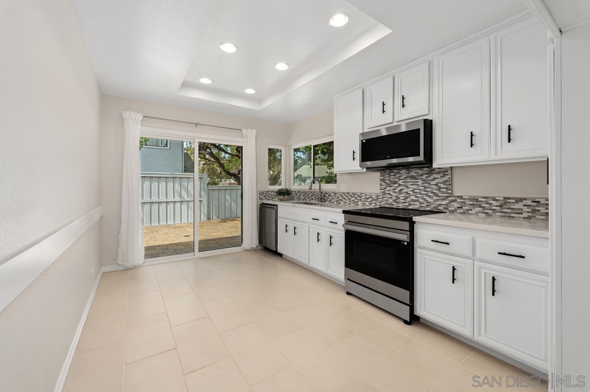 Detail Gallery Image 25 of 40 For 8028  Caminito Mallorca, La Jolla,  CA 92037 - 2 Beds | 2 Baths