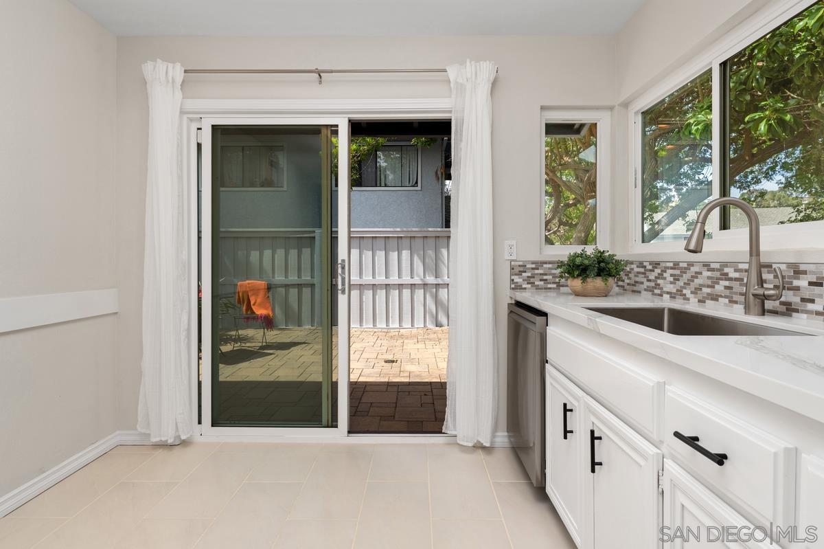 Detail Gallery Image 36 of 40 For 8028  Caminito Mallorca, La Jolla,  CA 92037 - 2 Beds | 2 Baths