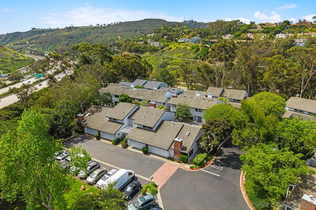 Detail Gallery Image 5 of 40 For 8028  Caminito Mallorca, La Jolla,  CA 92037 - 2 Beds | 2 Baths