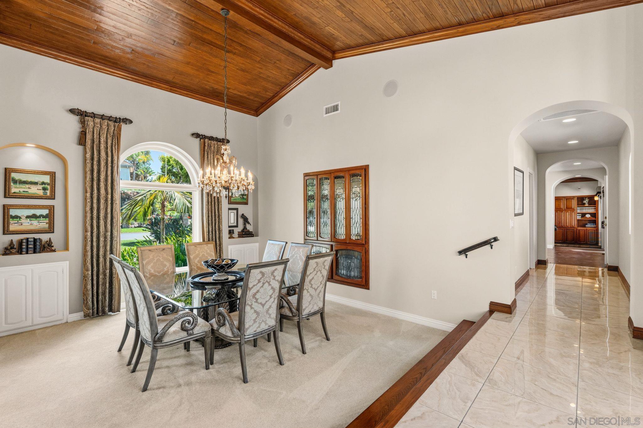 Detail Gallery Image 12 of 59 For 5860  Calle Camposeco, Rancho Santa Fe,  CA 92067 - 6 Beds | 8/4 Baths