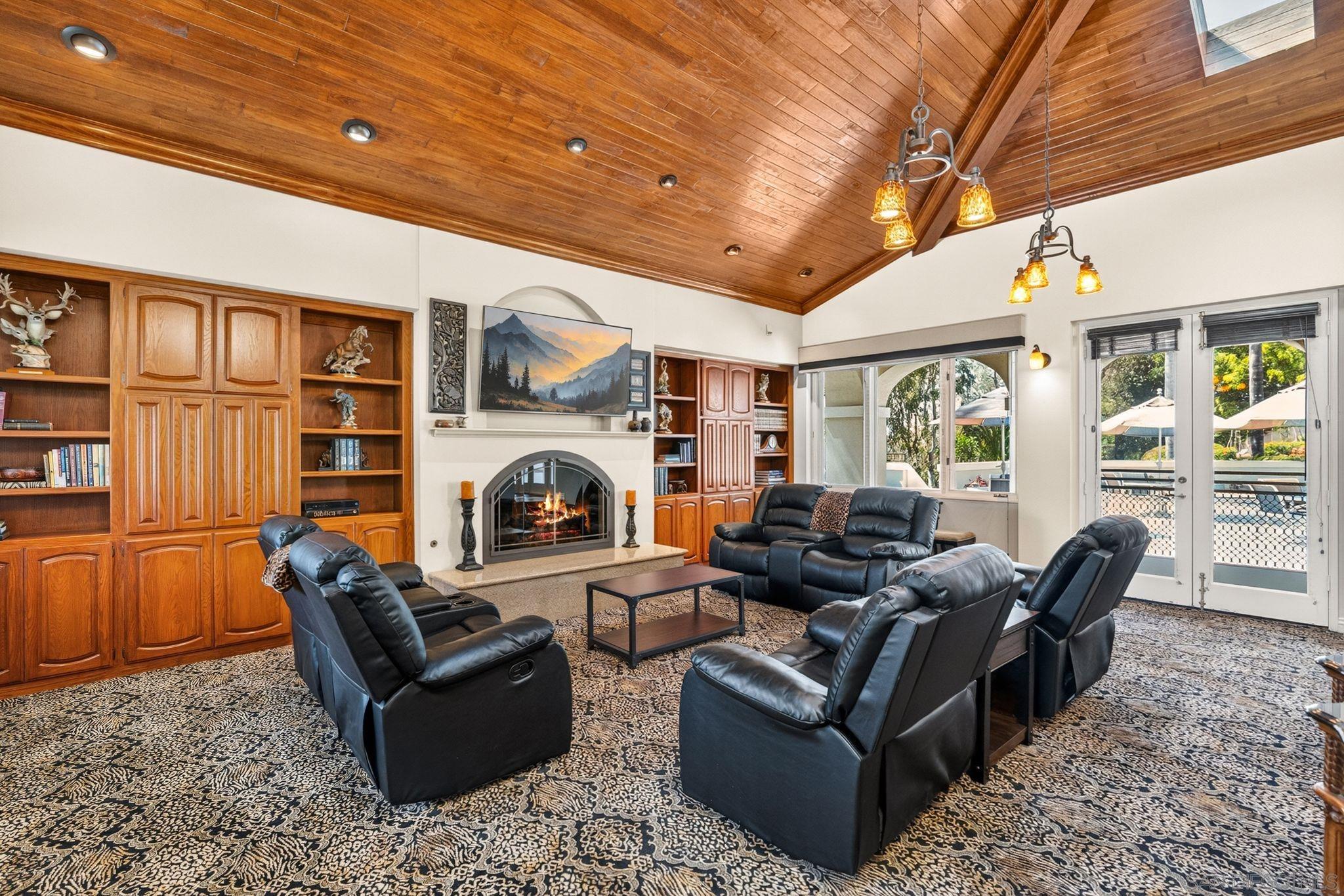 Detail Gallery Image 19 of 59 For 5860  Calle Camposeco, Rancho Santa Fe,  CA 92067 - 6 Beds | 8/4 Baths