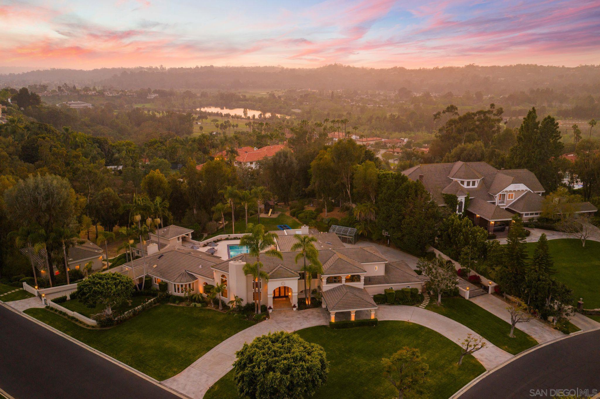Detail Gallery Image 3 of 59 For 5860  Calle Camposeco, Rancho Santa Fe,  CA 92067 - 6 Beds | 8/4 Baths