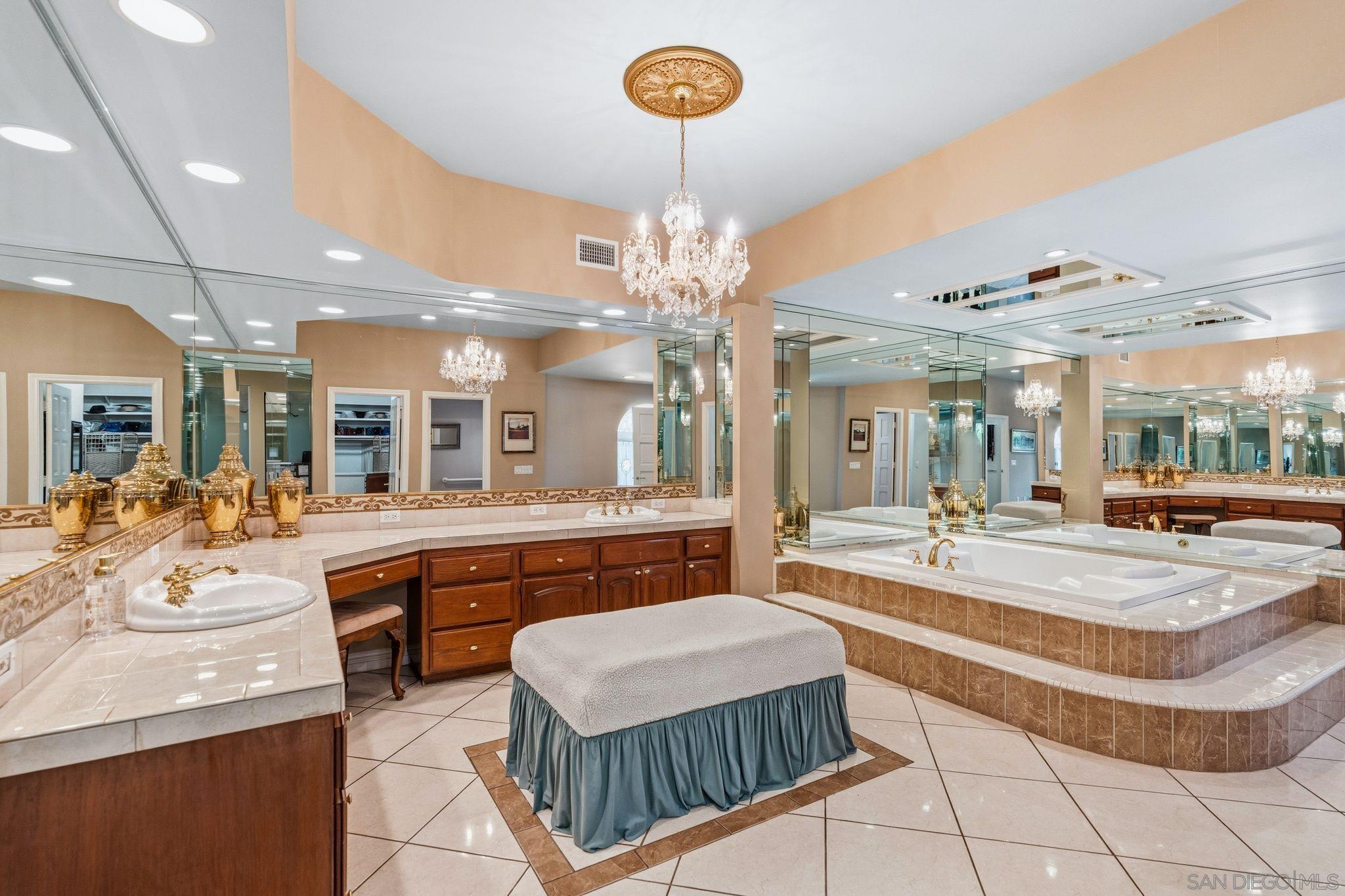 Detail Gallery Image 33 of 59 For 5860  Calle Camposeco, Rancho Santa Fe,  CA 92067 - 6 Beds | 8/4 Baths