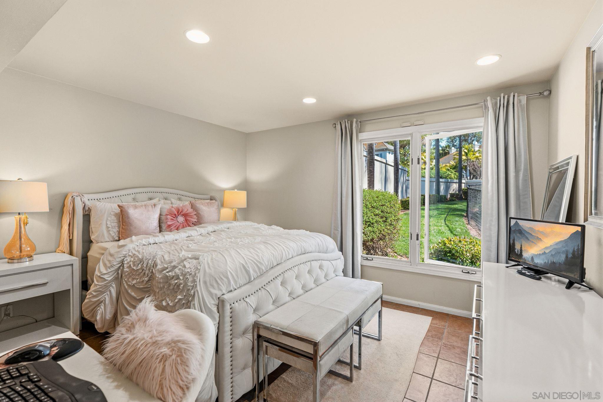 Detail Gallery Image 45 of 59 For 5860  Calle Camposeco, Rancho Santa Fe,  CA 92067 - 6 Beds | 8/4 Baths