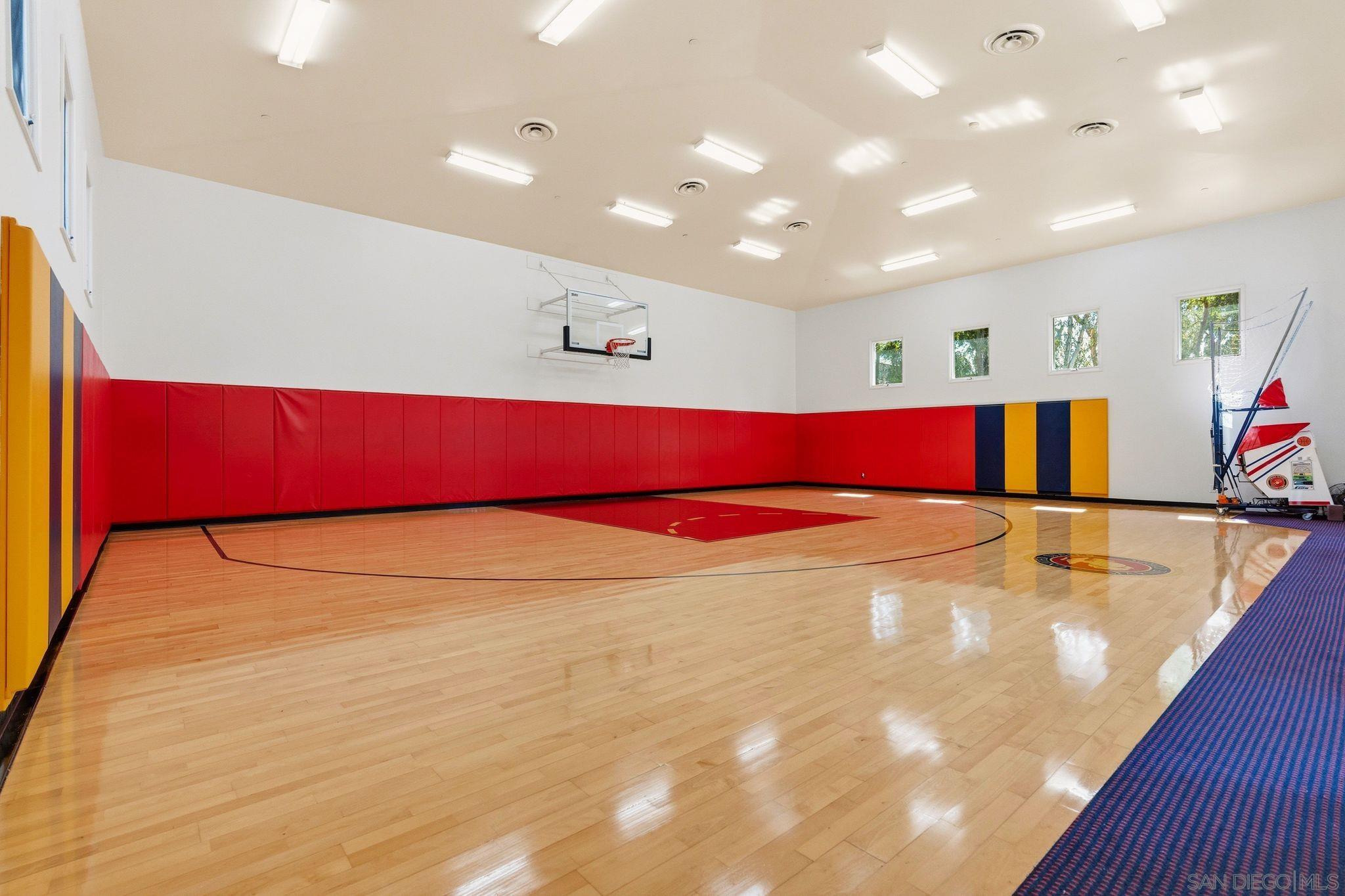 Detail Gallery Image 49 of 59 For 5860  Calle Camposeco, Rancho Santa Fe,  CA 92067 - 6 Beds | 8/4 Baths