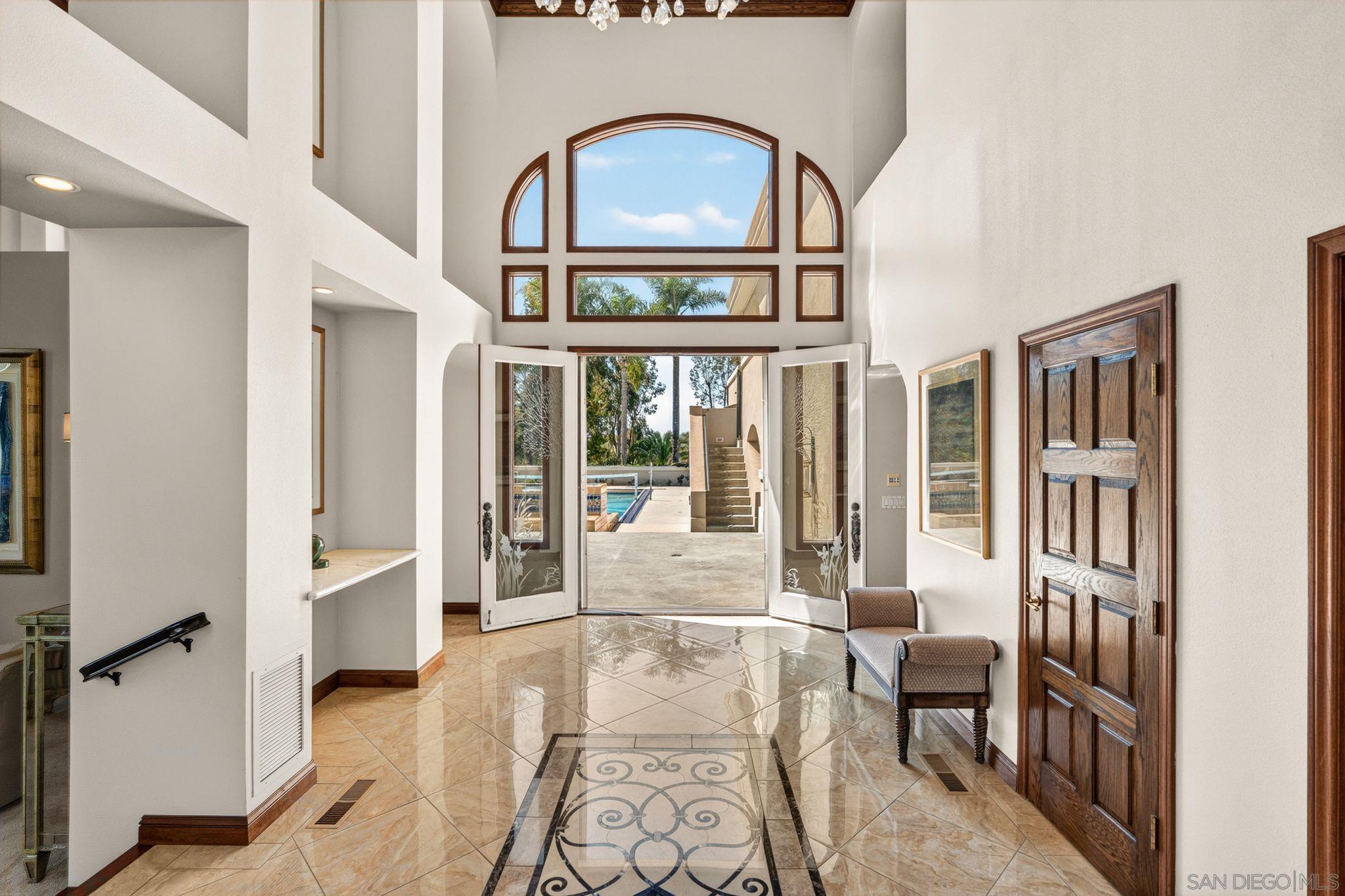 Detail Gallery Image 7 of 59 For 5860  Calle Camposeco, Rancho Santa Fe,  CA 92067 - 6 Beds | 8/4 Baths