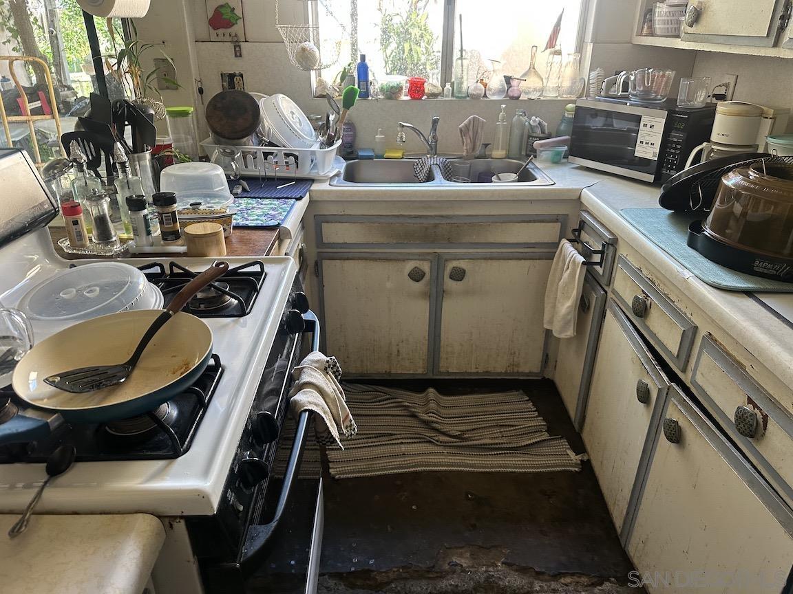 Detail Gallery Image 3 of 21 For 526  Genter Street, La Jolla,  CA 92037 - – Beds | – Baths