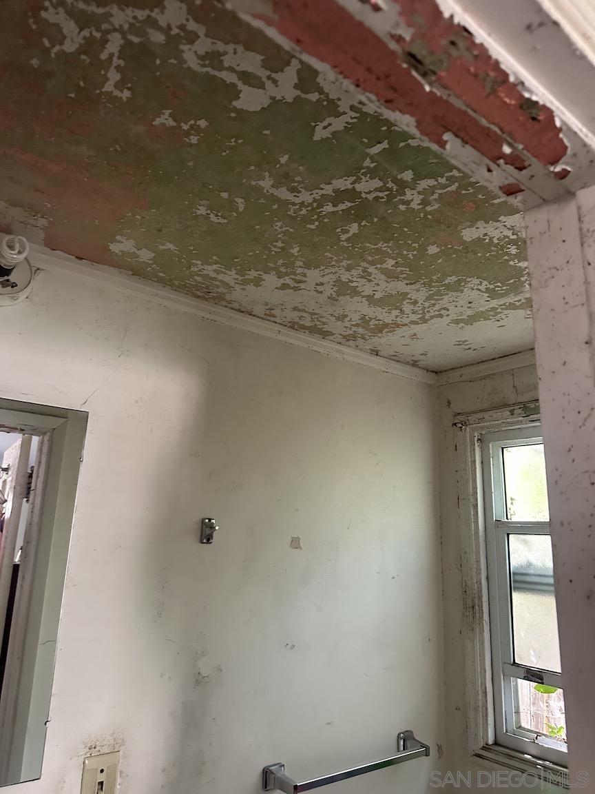 Detail Gallery Image 6 of 21 For 526  Genter Street, La Jolla,  CA 92037 - – Beds | – Baths