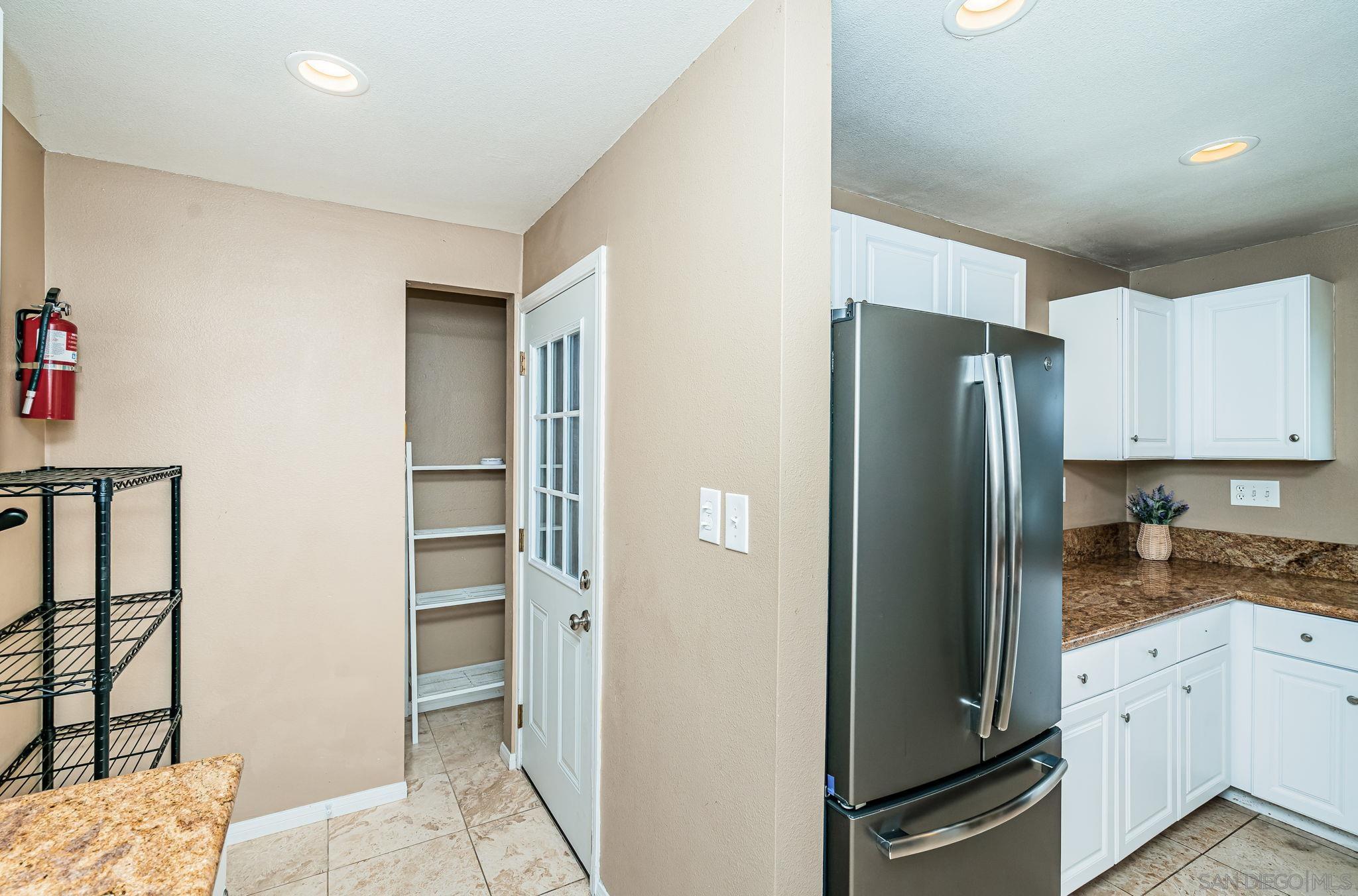 Detail Gallery Image 6 of 20 For 4954  63rd, San Diego,  CA 92115 - 3 Beds | 2 Baths