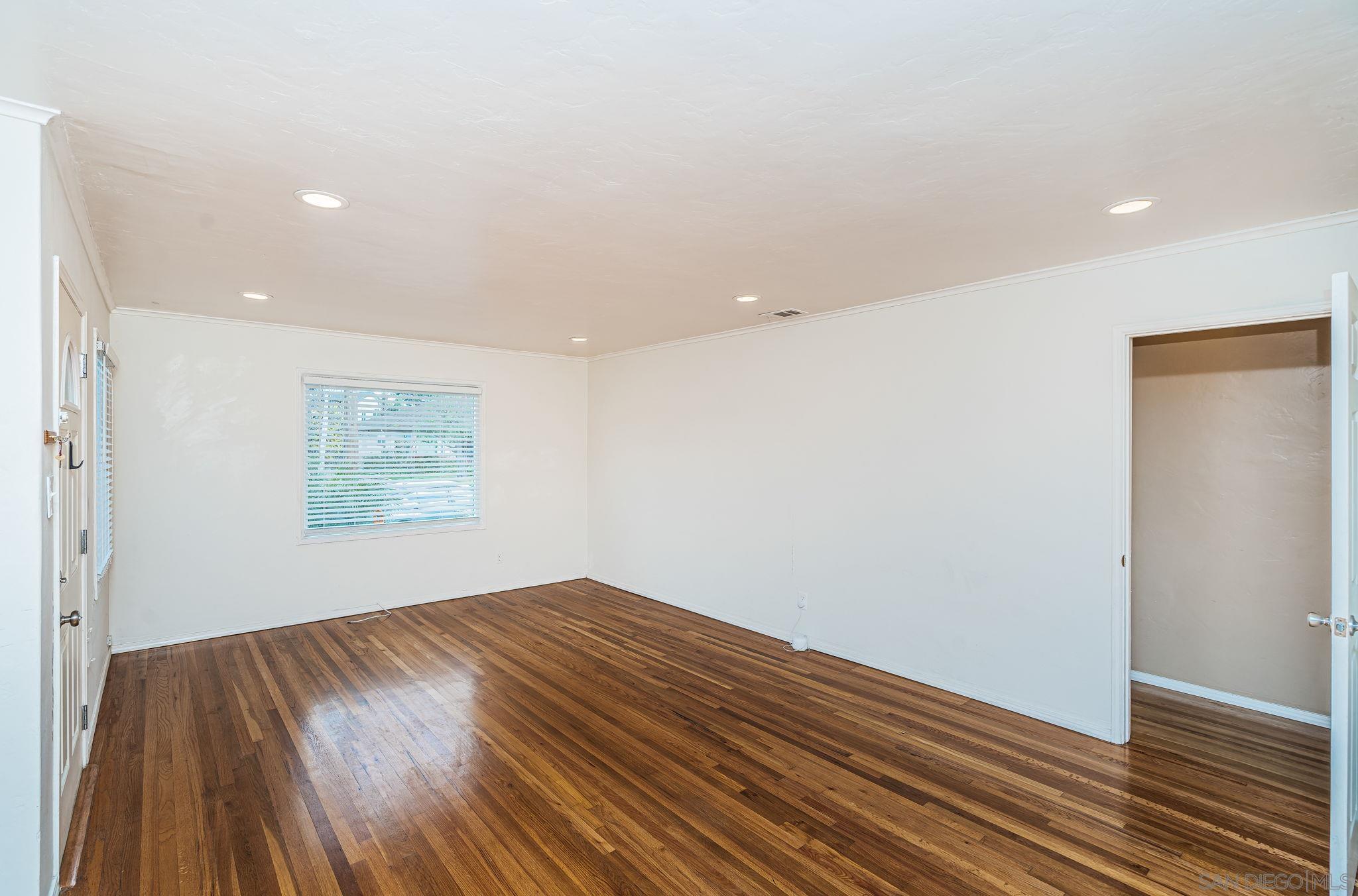 Detail Gallery Image 9 of 20 For 4954  63rd, San Diego,  CA 92115 - 3 Beds | 2 Baths