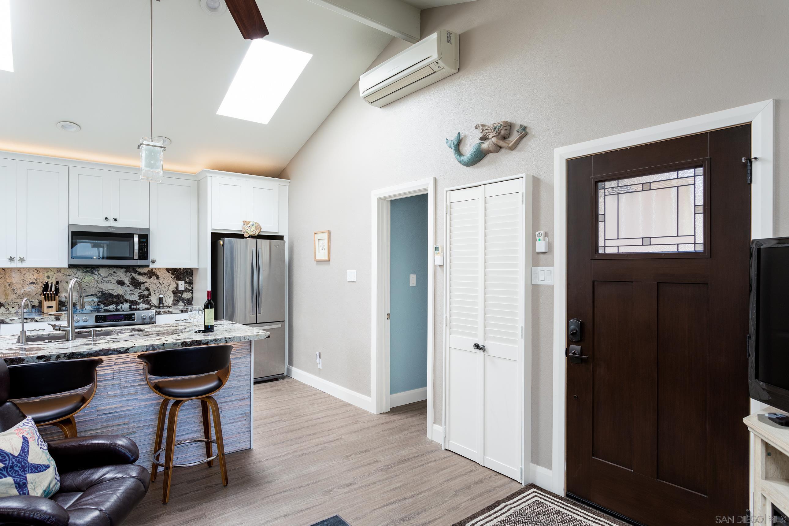 Detail Gallery Image 49 of 66 For 3634  Crown Point Drive, San Diego,  CA 92109 - 4 Beds | 3 Baths