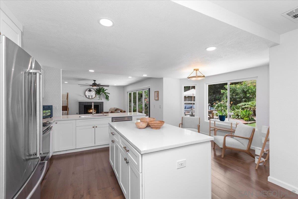 Detail Gallery Image 12 of 41 For 246  via Tavira, Encinitas,  CA 92024 - 4 Beds | 2/1 Baths