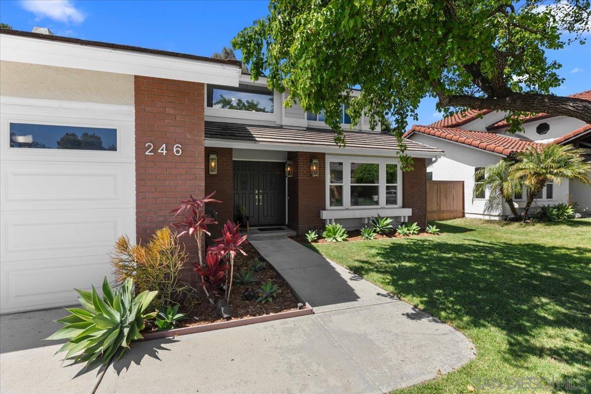 Detail Gallery Image 3 of 41 For 246  via Tavira, Encinitas,  CA 92024 - 4 Beds | 2/1 Baths