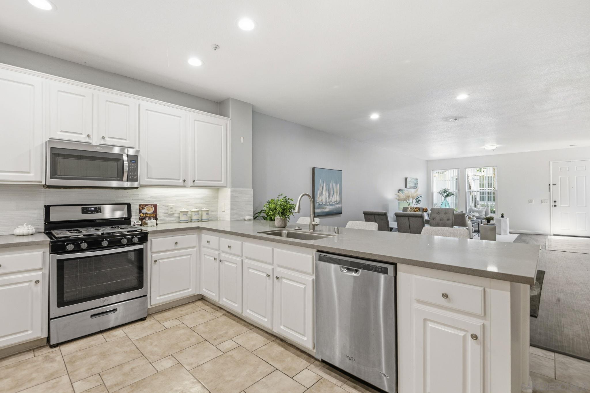 Detail Gallery Image 6 of 39 For 6  Taquitz, Irvine,  CA 92602 - 2 Beds | 2 Baths