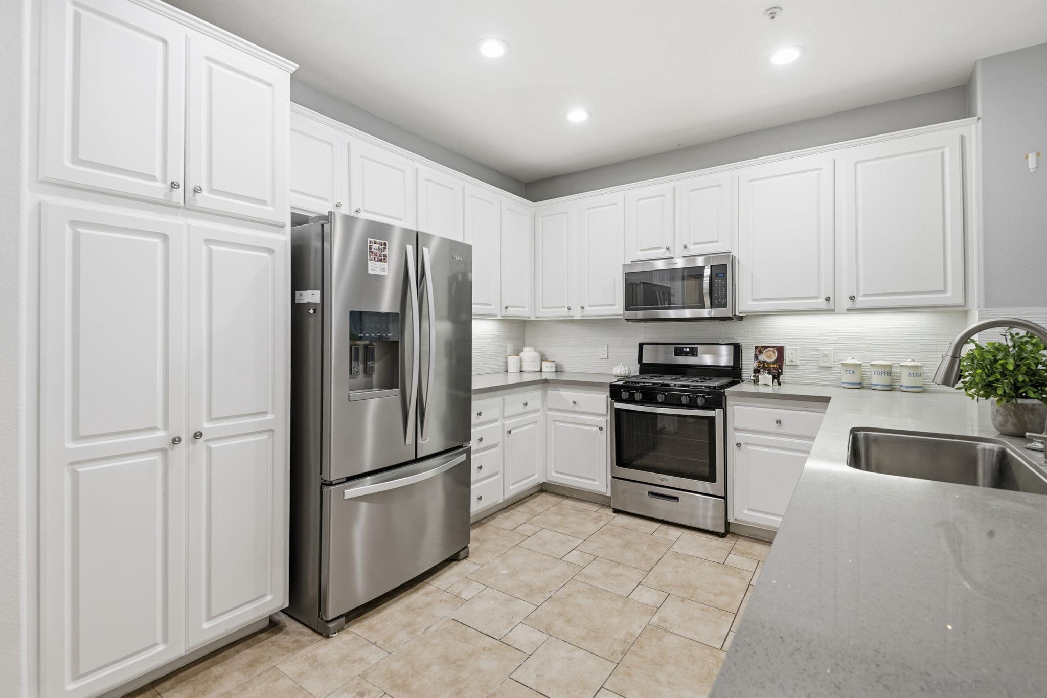 Detail Gallery Image 7 of 39 For 6  Taquitz, Irvine,  CA 92602 - 2 Beds | 2 Baths