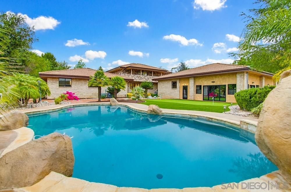 Detail Gallery Image 2 of 48 For 3725  via Cielo Azul, Alpine,  CA 91901 - 6 Beds | 5/2 Baths