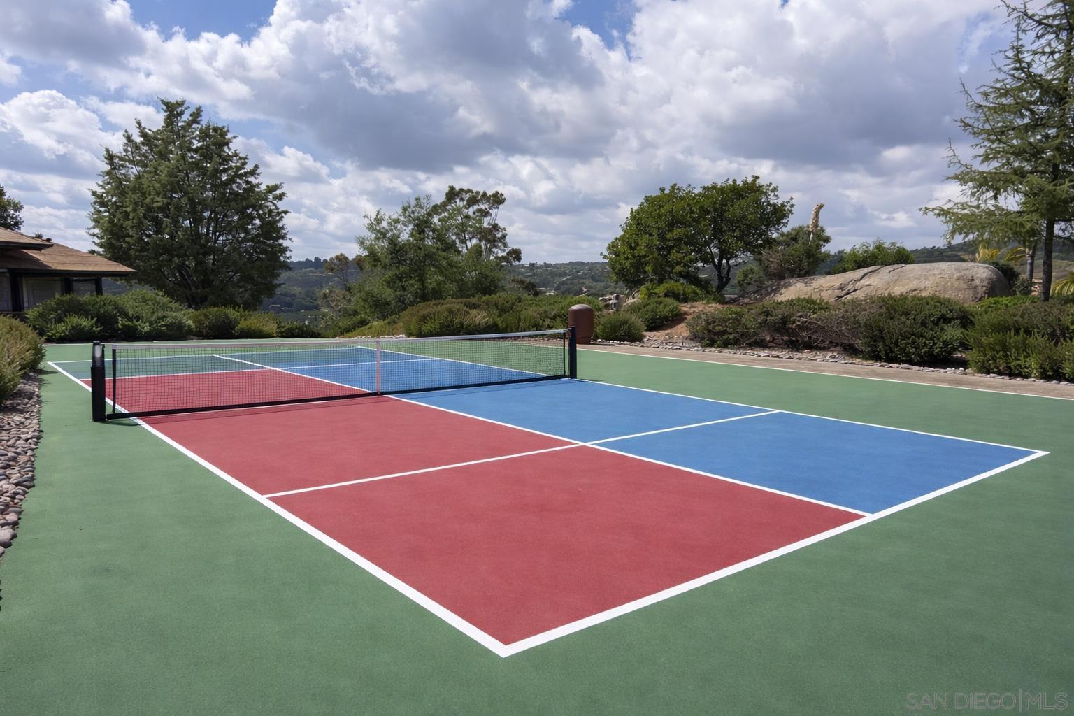 Detail Gallery Image 34 of 48 For 3725  via Cielo Azul, Alpine,  CA 91901 - 6 Beds | 5/2 Baths