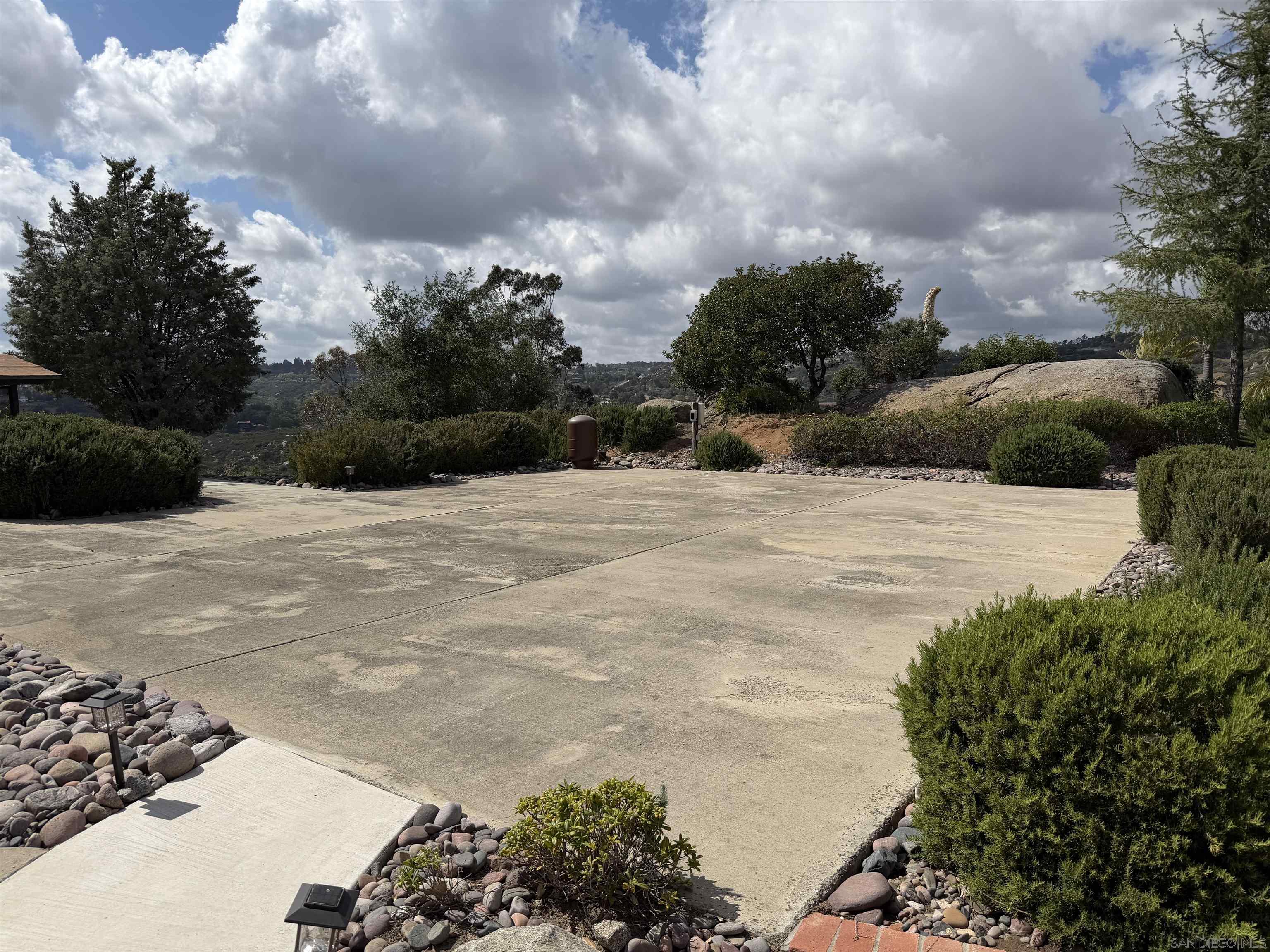 Detail Gallery Image 35 of 48 For 3725  via Cielo Azul, Alpine,  CA 91901 - 6 Beds | 5/2 Baths