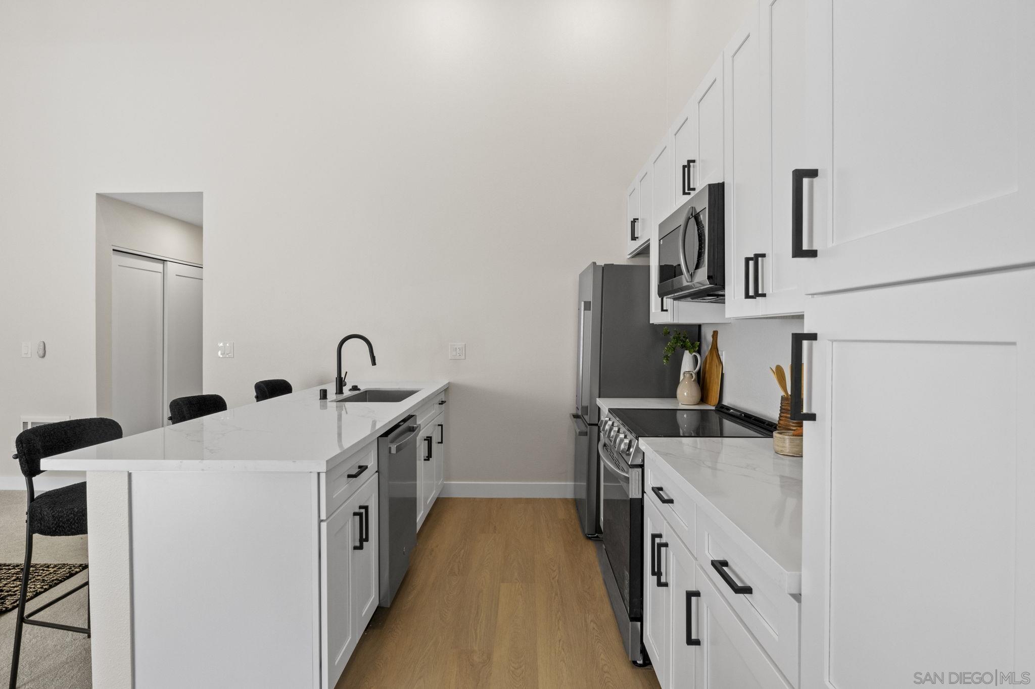 Detail Gallery Image 13 of 26 For 6196  Agee St 26  #26,  San Diego,  CA 92122 - 1 Beds | 1 Baths