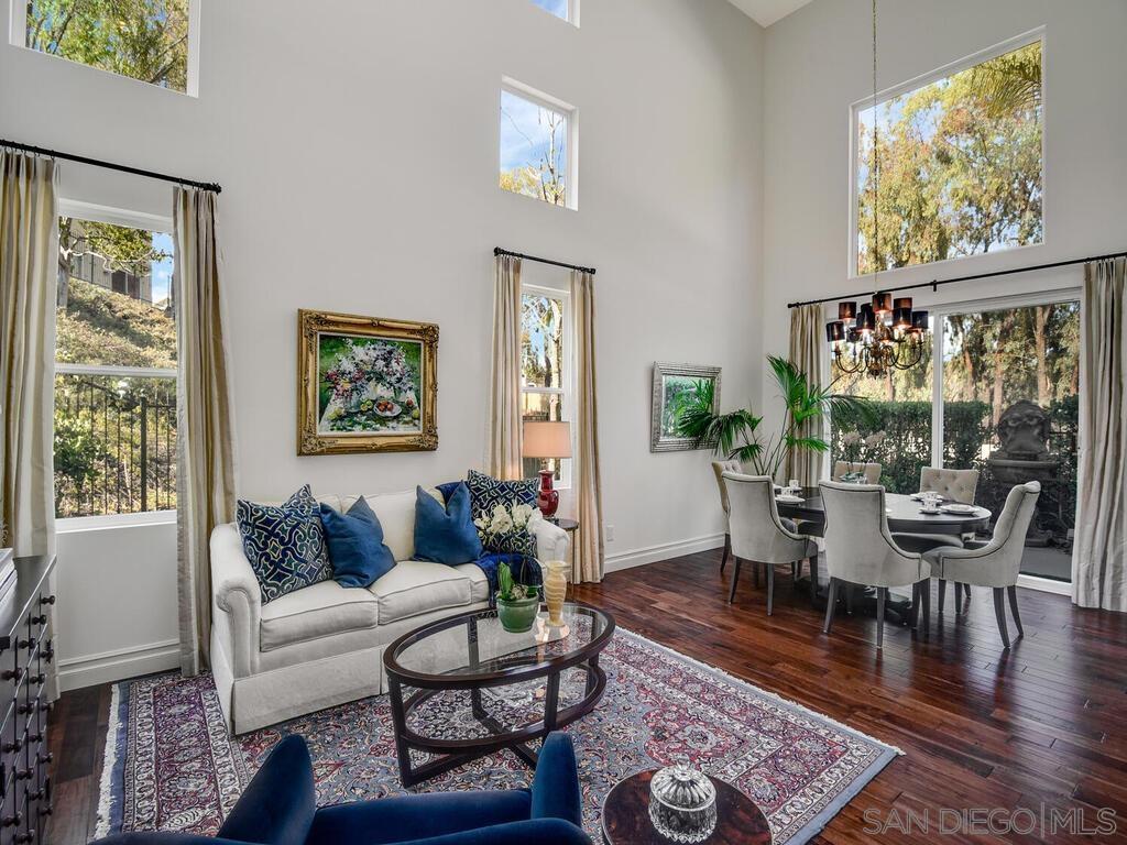 Detail Gallery Image 14 of 46 For 6061  Greenhedge Row, La Jolla,  CA 92037 - 4 Beds | 3/1 Baths