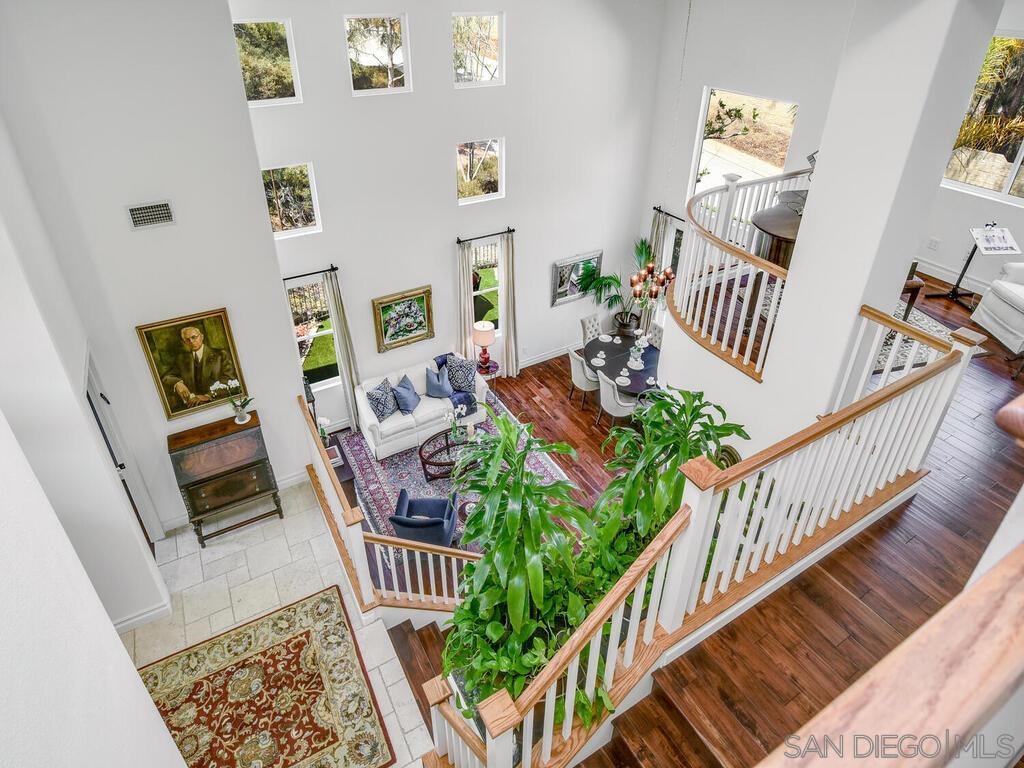 Detail Gallery Image 33 of 46 For 6061  Greenhedge Row, La Jolla,  CA 92037 - 4 Beds | 3/1 Baths