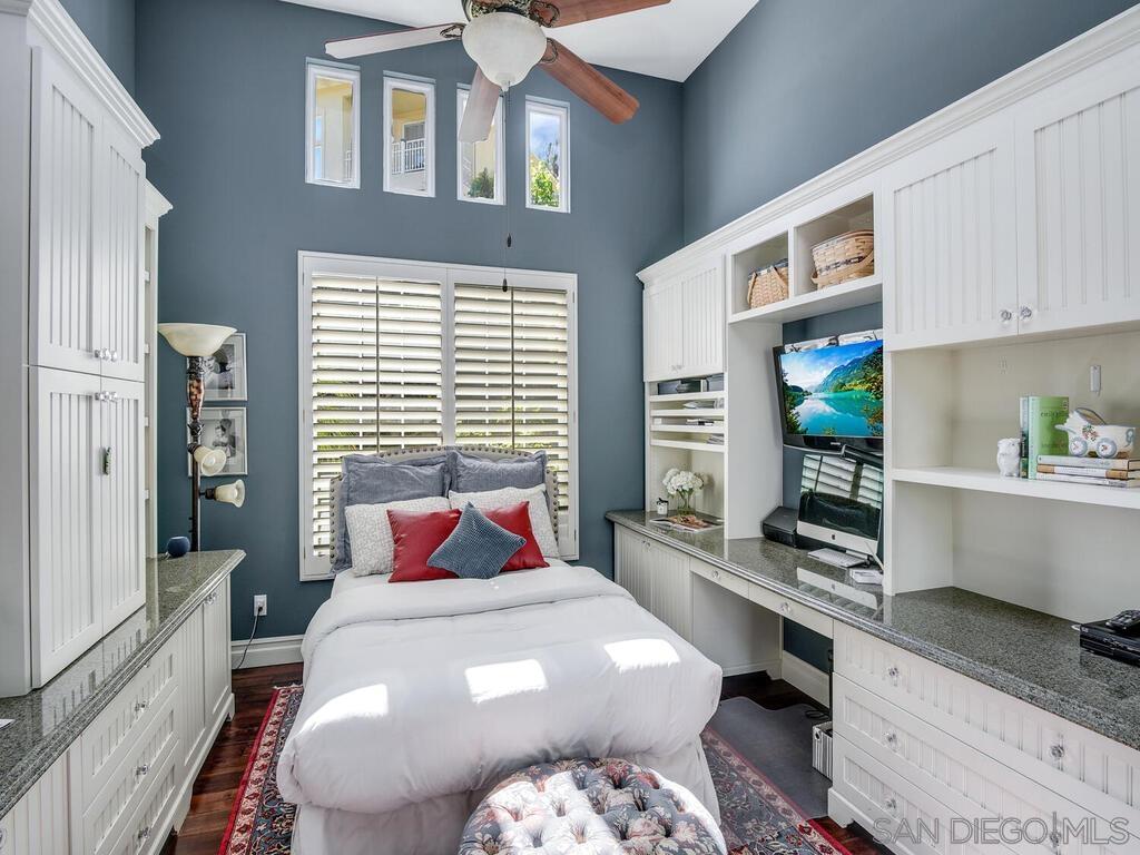 Detail Gallery Image 36 of 46 For 6061  Greenhedge Row, La Jolla,  CA 92037 - 4 Beds | 3/1 Baths