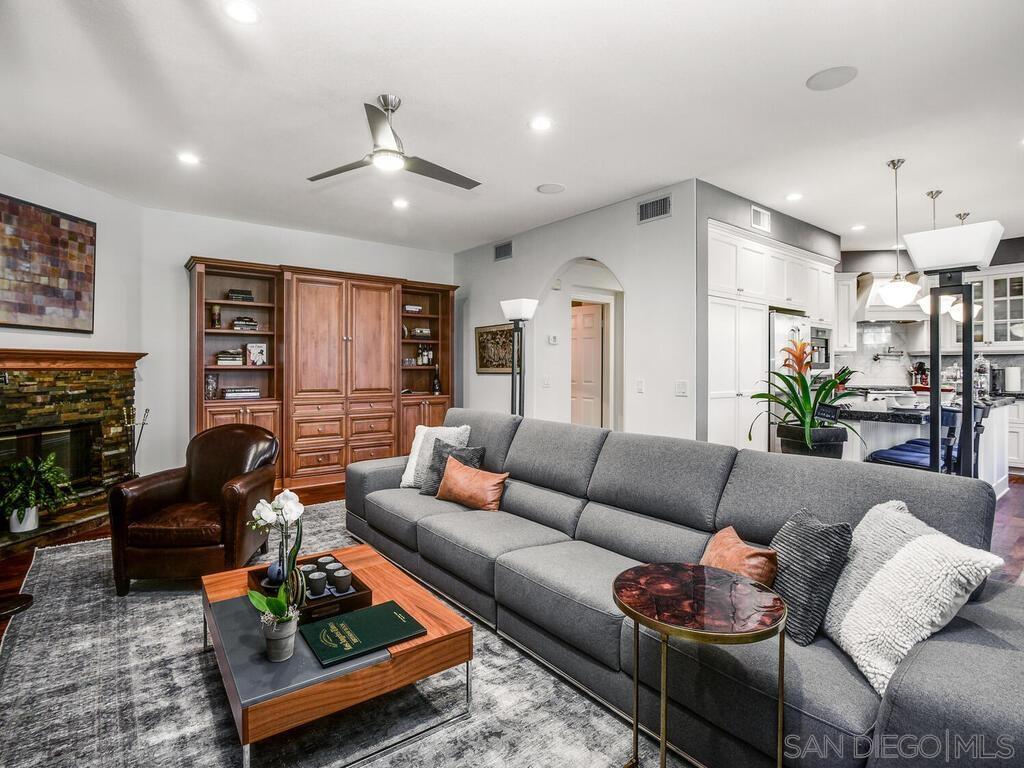 Detail Gallery Image 5 of 46 For 6061  Greenhedge Row, La Jolla,  CA 92037 - 4 Beds | 3/1 Baths