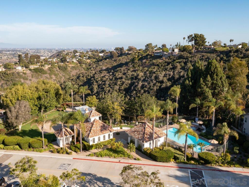 Detail Gallery Image 44 of 46 For 6061  Greenhedge Row, La Jolla,  CA 92037 - 4 Beds | 3/1 Baths