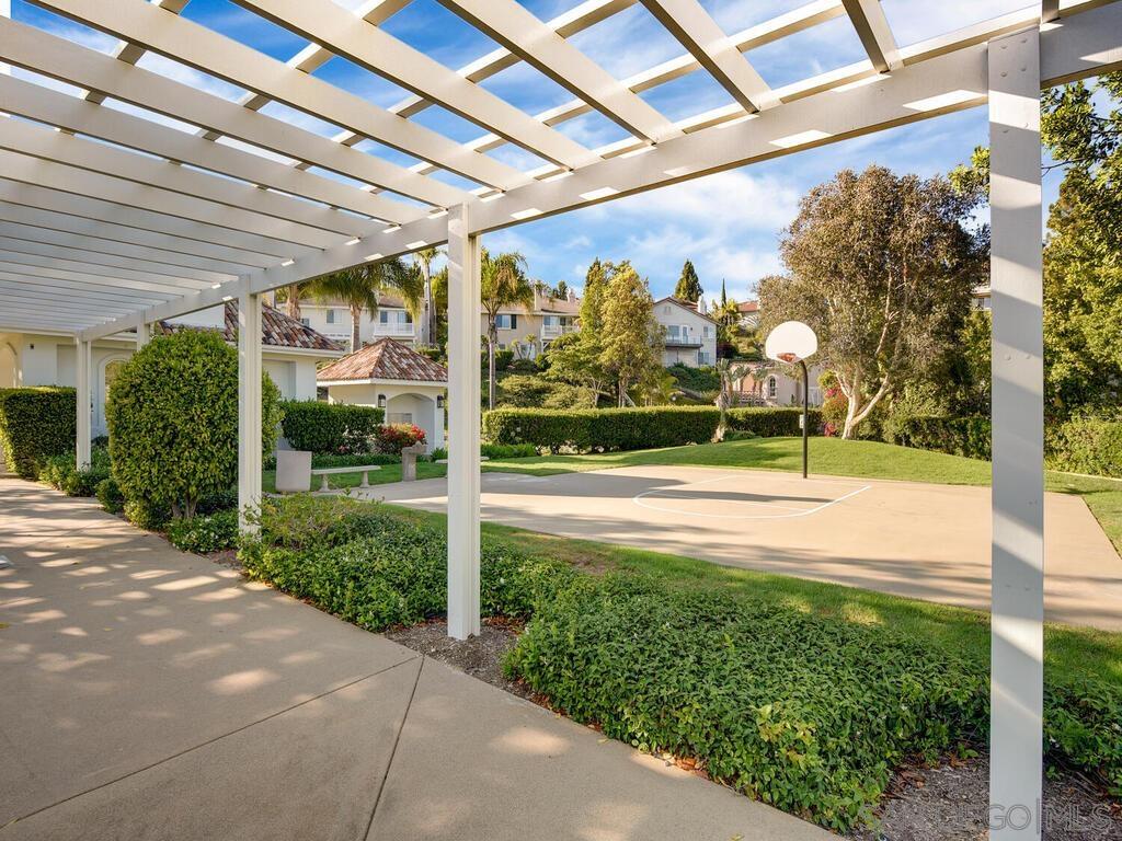 Detail Gallery Image 45 of 46 For 6061  Greenhedge Row, La Jolla,  CA 92037 - 4 Beds | 3/1 Baths