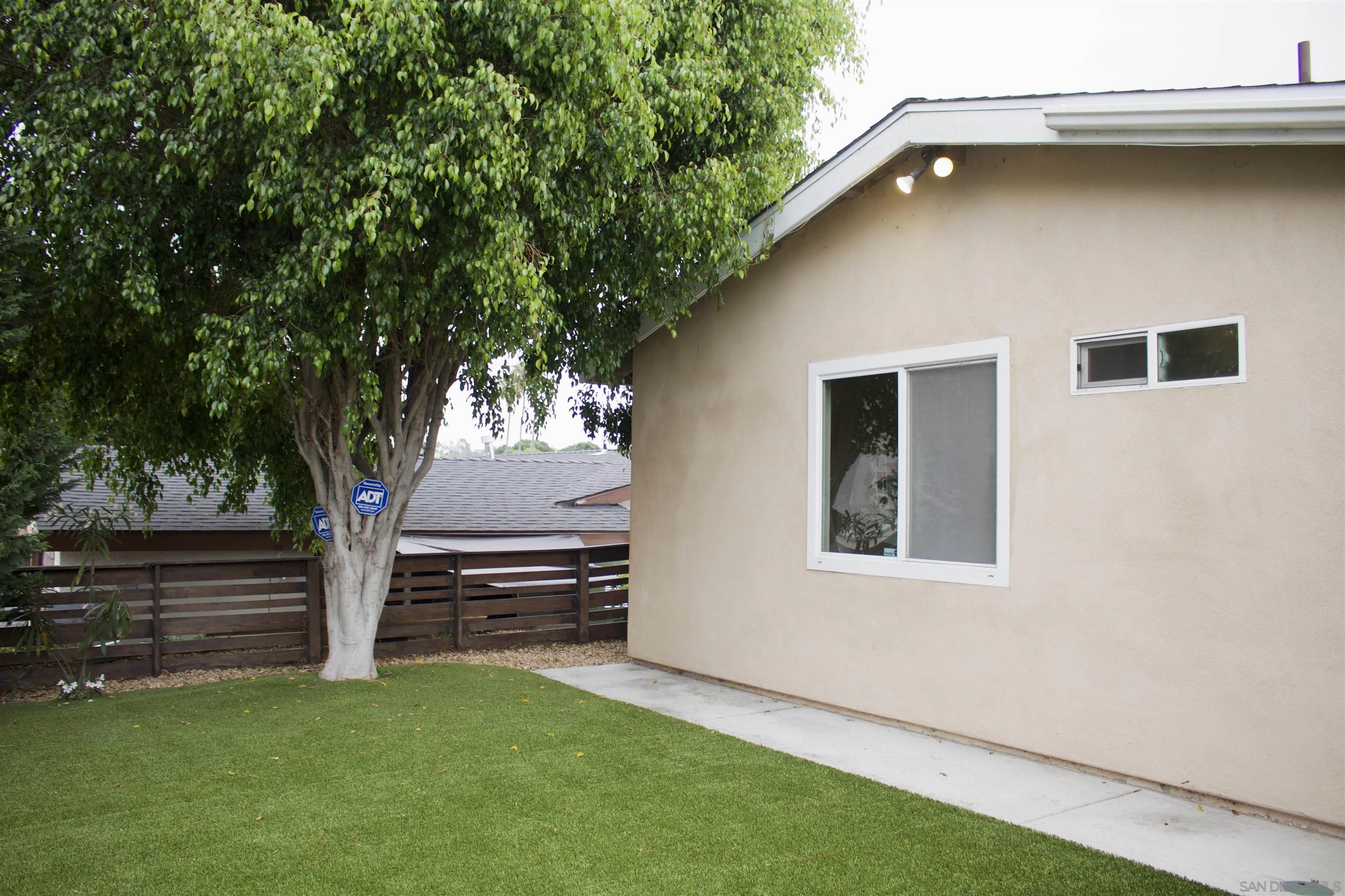 Detail Gallery Image 2 of 35 For 4956  Ocean View Blvd, San Diego,  CA 92113 - 3 Beds | 2 Baths