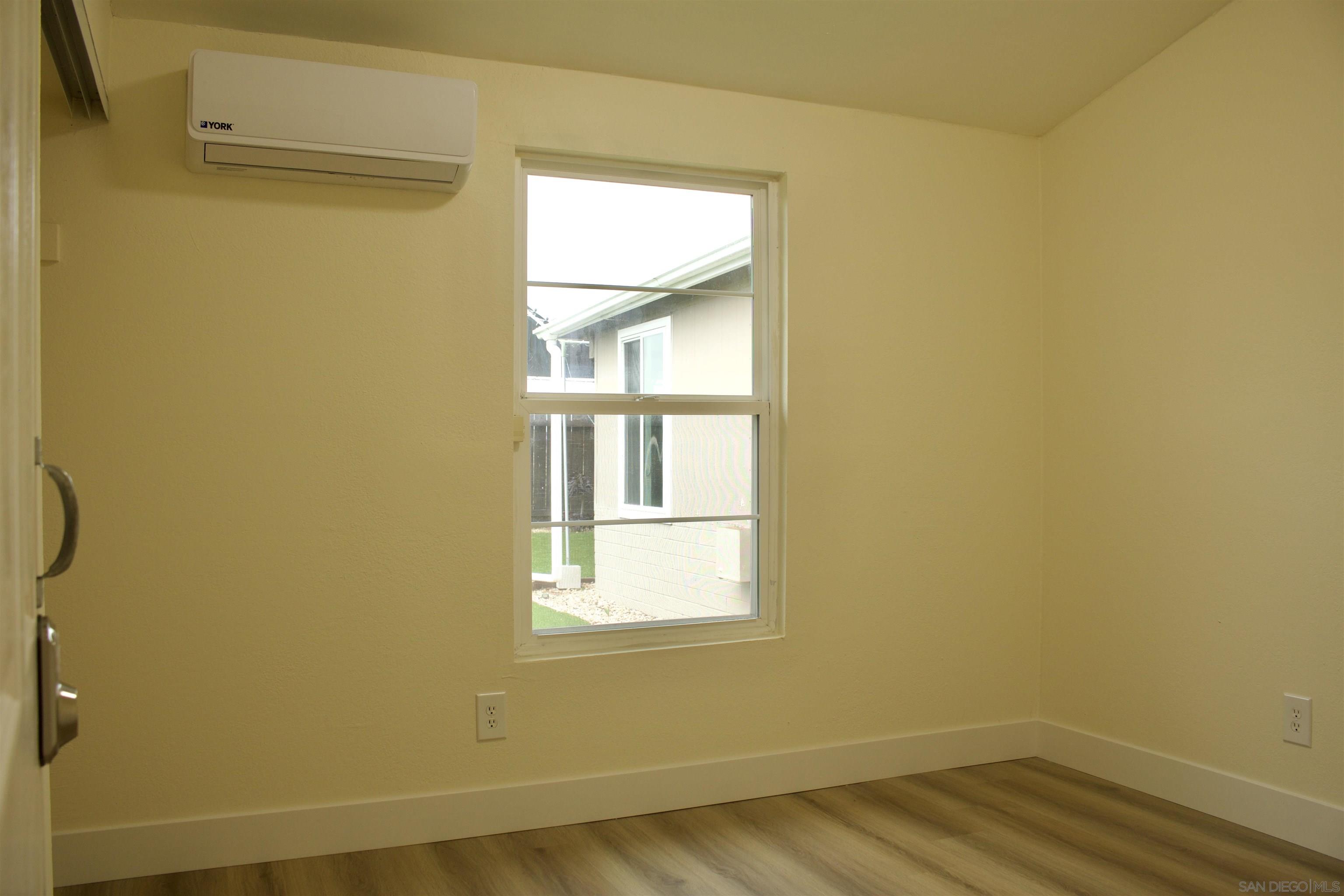 Detail Gallery Image 13 of 35 For 4956  Ocean View Blvd, San Diego,  CA 92113 - 3 Beds | 2 Baths