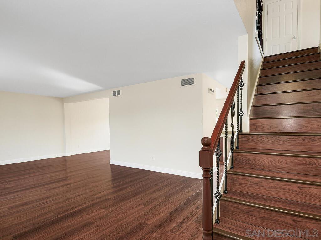 Detail Gallery Image 2 of 65 For 14302  Sandown Court, Poway,  CA 92064 - 5 Beds | 3 Baths