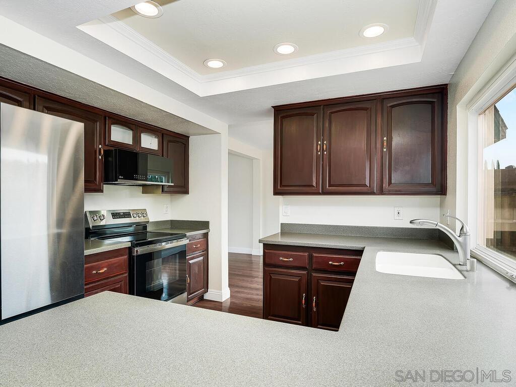 Detail Gallery Image 13 of 65 For 14302  Sandown Court, Poway,  CA 92064 - 5 Beds | 3 Baths