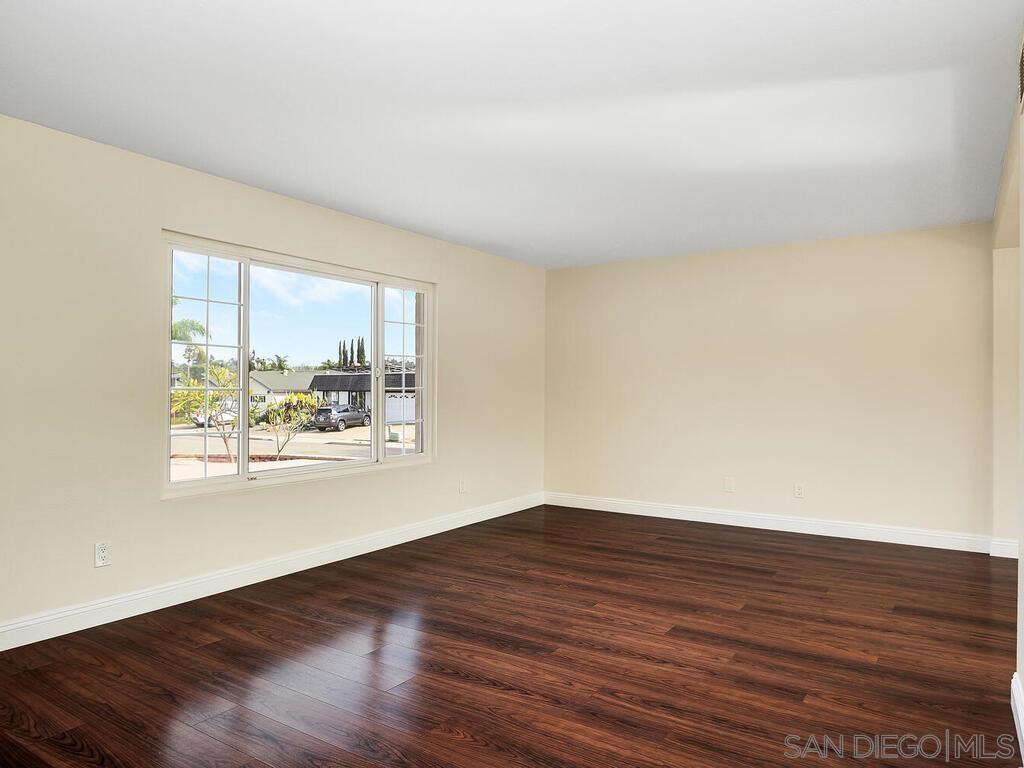 Detail Gallery Image 3 of 65 For 14302  Sandown Court, Poway,  CA 92064 - 5 Beds | 3 Baths