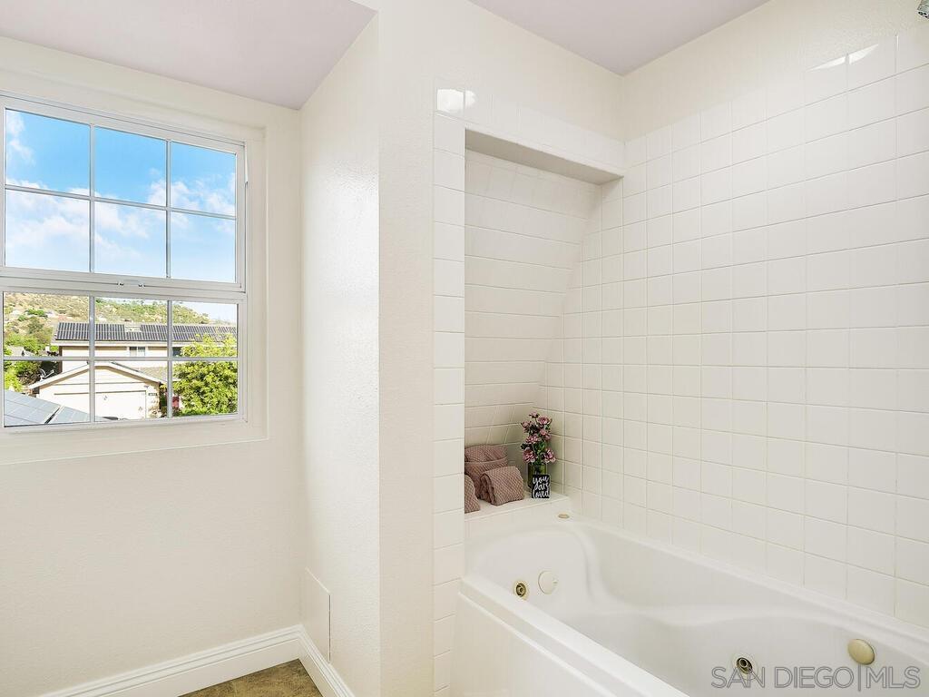 Detail Gallery Image 27 of 65 For 14302  Sandown Court, Poway,  CA 92064 - 5 Beds | 3 Baths