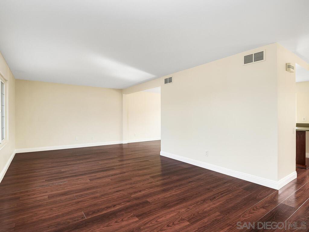 Detail Gallery Image 4 of 65 For 14302  Sandown Court, Poway,  CA 92064 - 5 Beds | 3 Baths