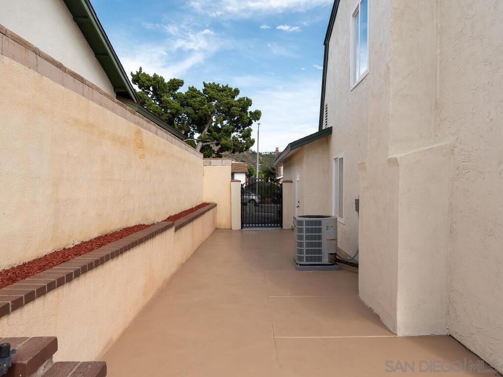 Detail Gallery Image 41 of 65 For 14302  Sandown Court, Poway,  CA 92064 - 5 Beds | 3 Baths