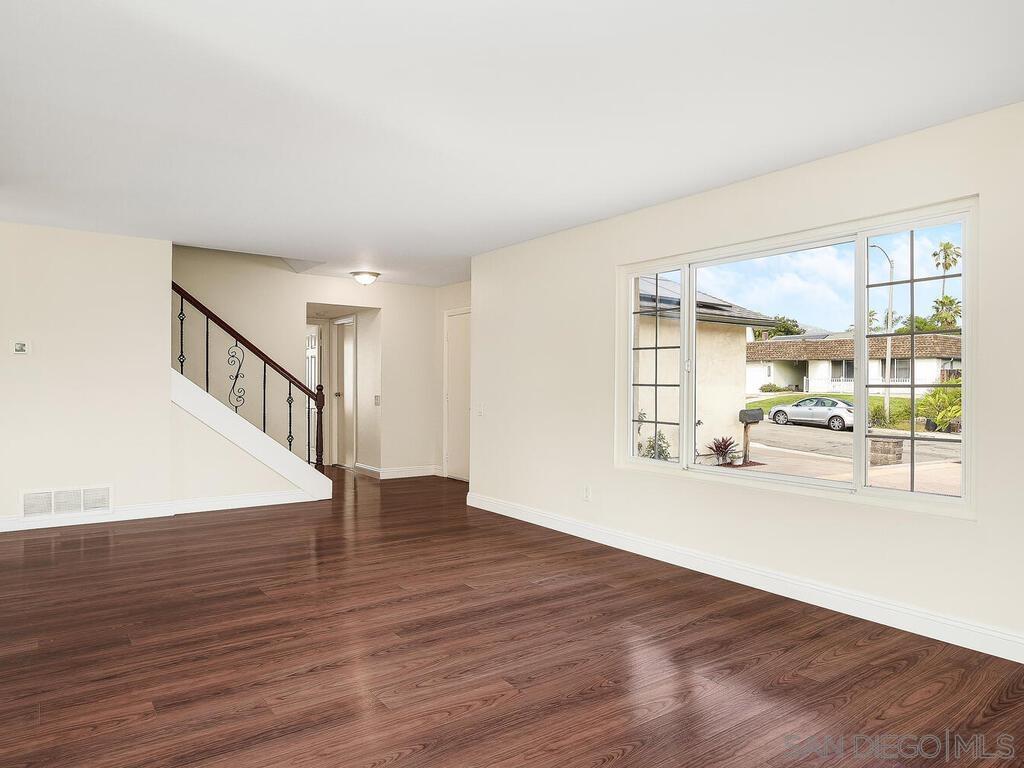 Detail Gallery Image 6 of 65 For 14302  Sandown Court, Poway,  CA 92064 - 5 Beds | 3 Baths