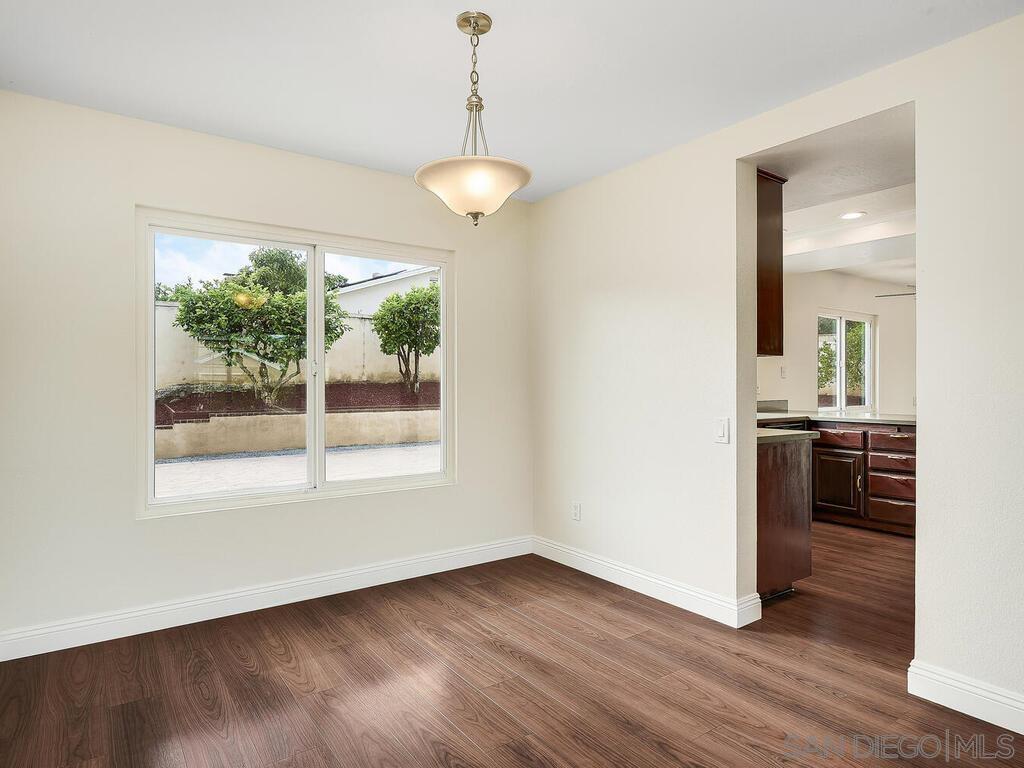 Detail Gallery Image 7 of 65 For 14302  Sandown Court, Poway,  CA 92064 - 5 Beds | 3 Baths