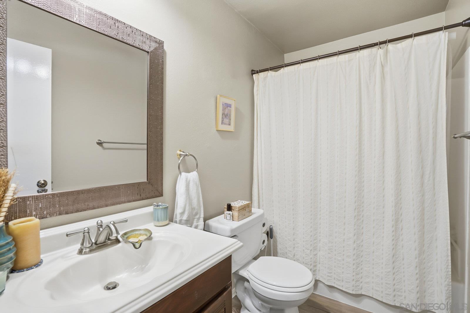 Detail Gallery Image 5 of 26 For 2514  Clairemont  #111,  San Diego,  CA 92117 - 2 Beds | 2 Baths