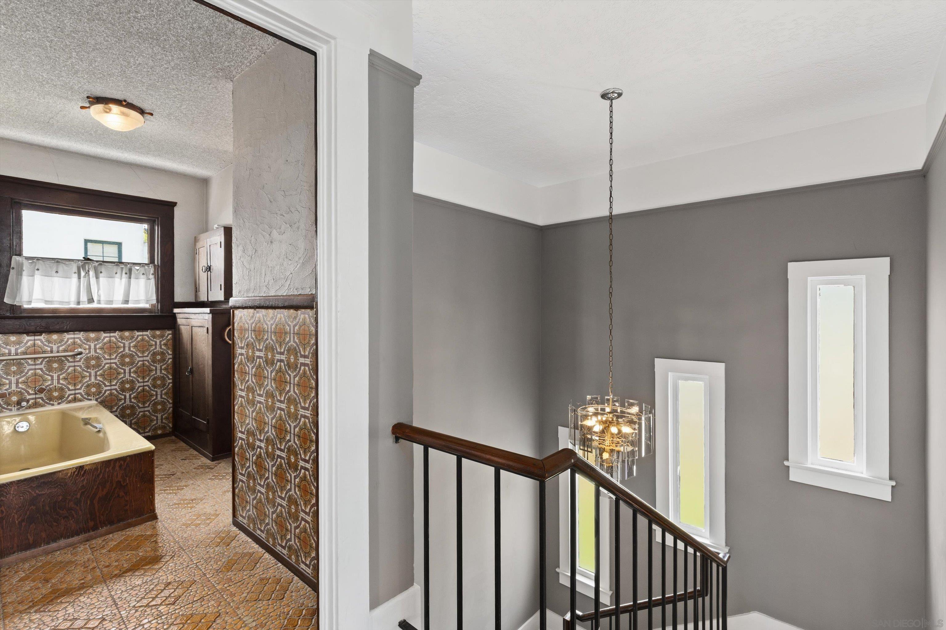 Detail Gallery Image 25 of 57 For 557  a Ave., Coronado,  CA 92118 - 3 Beds | 2/1 Baths