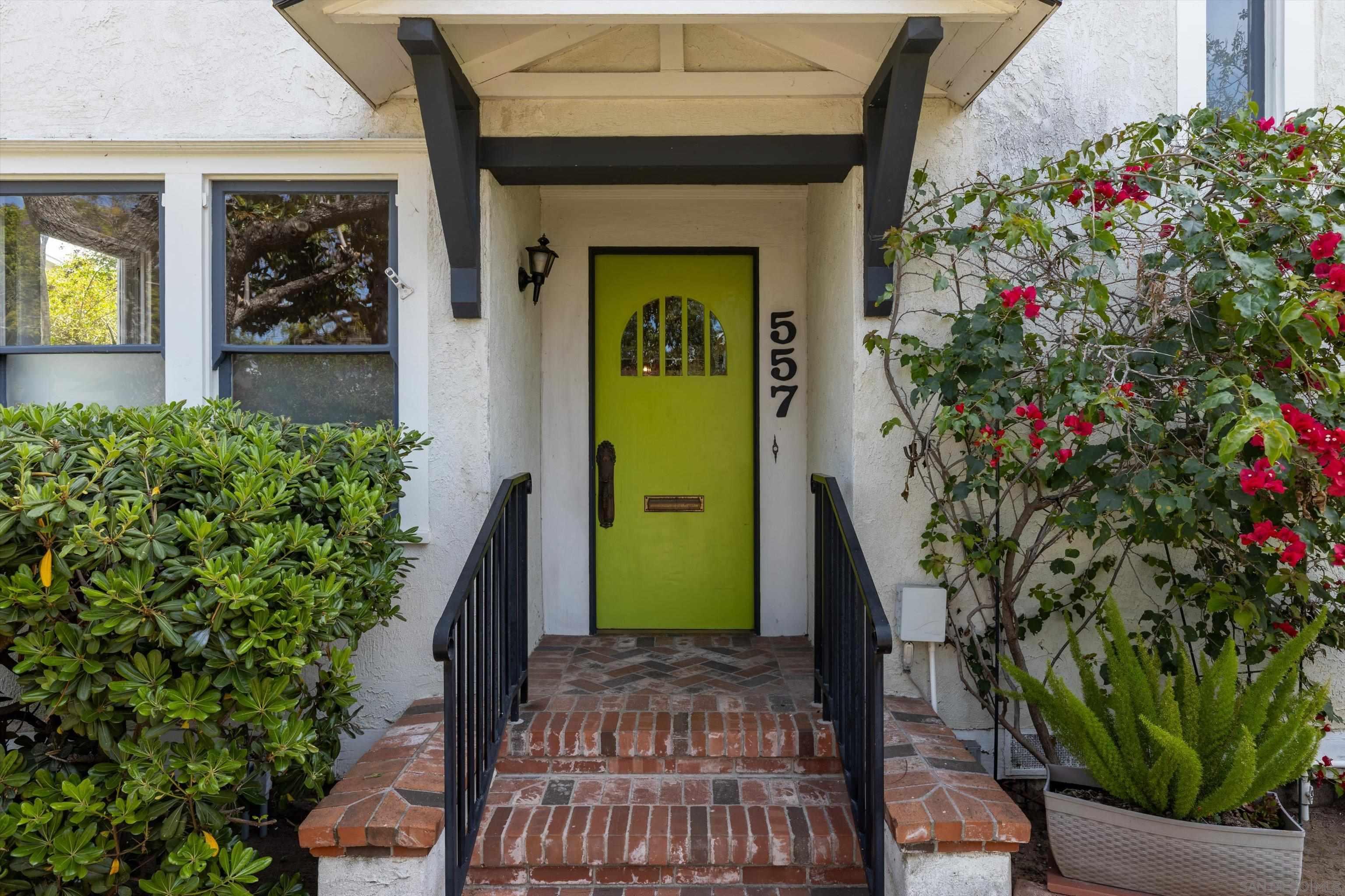 Detail Gallery Image 4 of 57 For 557  a Ave., Coronado,  CA 92118 - 3 Beds | 2/1 Baths