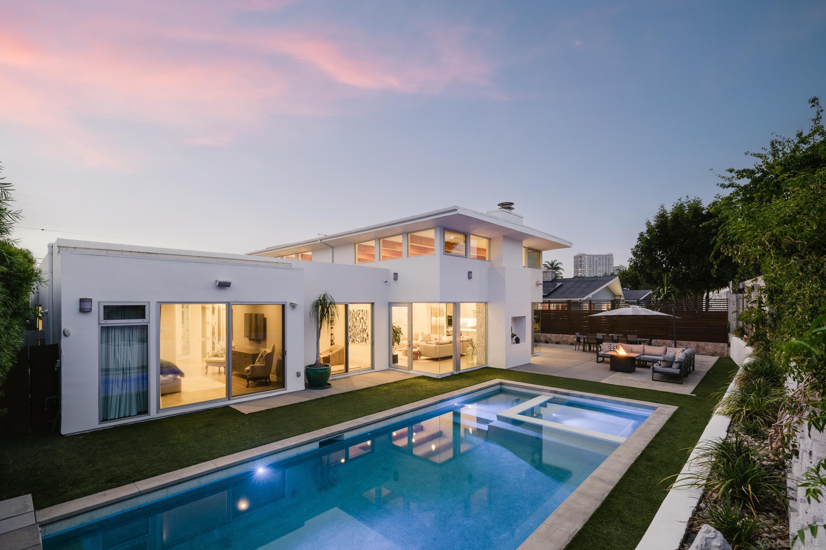 Detail Gallery Image 3 of 39 For 8835  Robin Hood Ln, La Jolla,  CA 92037 - 4 Beds | 4/1 Baths