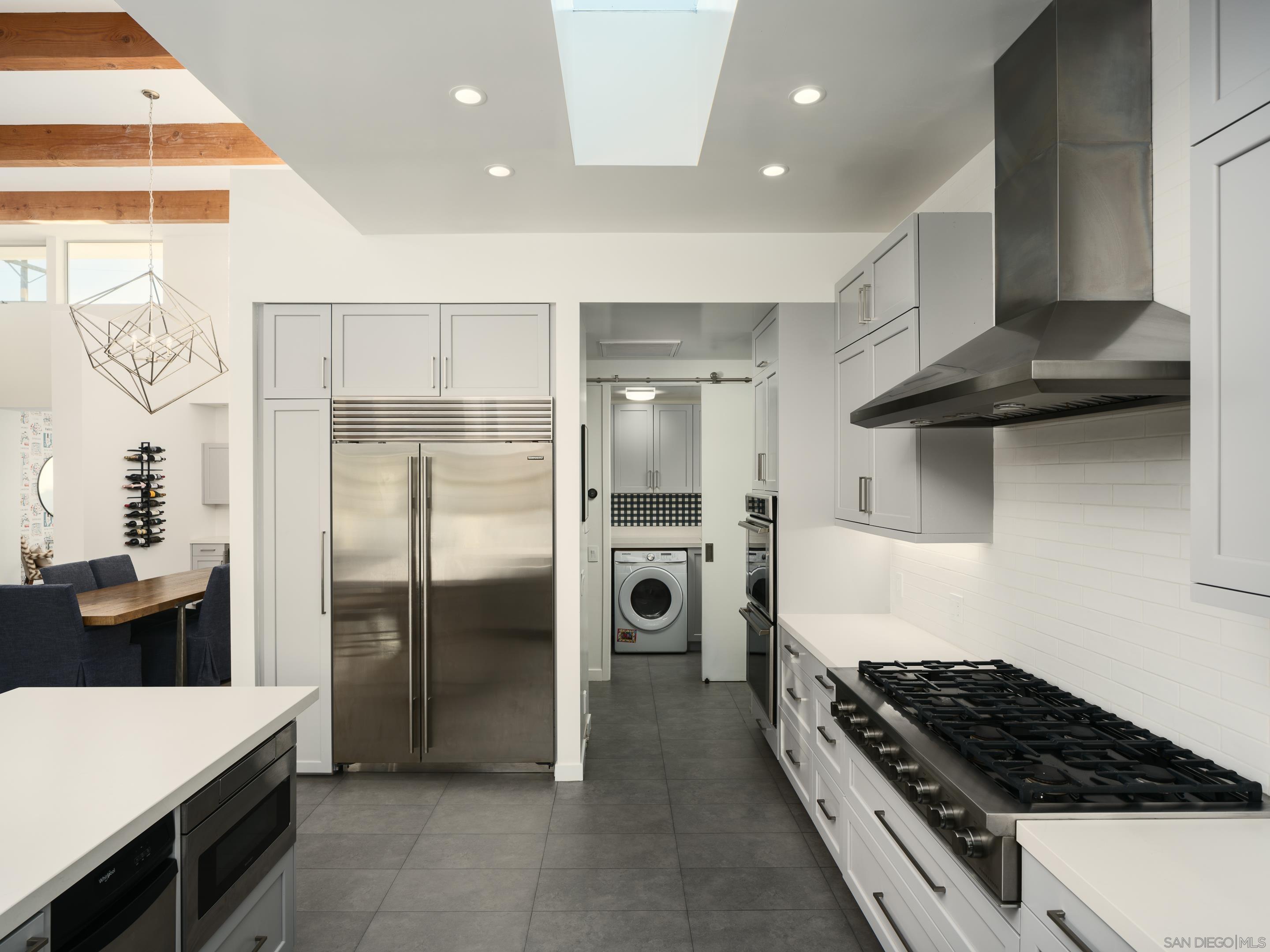 Detail Gallery Image 23 of 39 For 8835  Robin Hood Ln, La Jolla,  CA 92037 - 4 Beds | 4/1 Baths