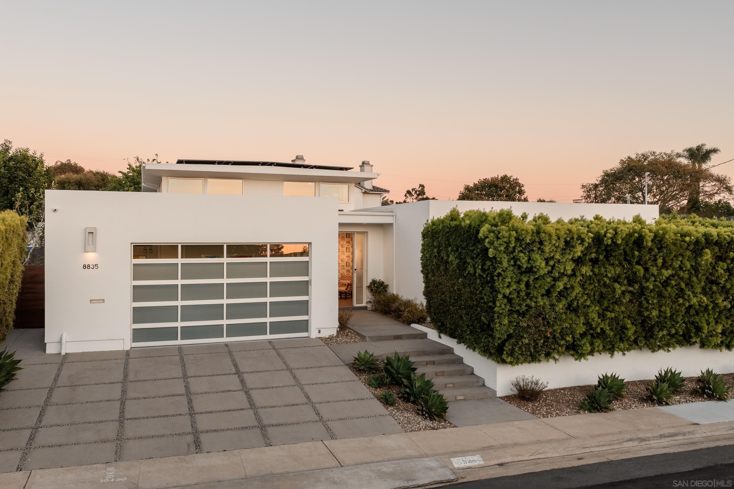 Detail Gallery Image 9 of 39 For 8835  Robin Hood Ln, La Jolla,  CA 92037 - 4 Beds | 4/1 Baths