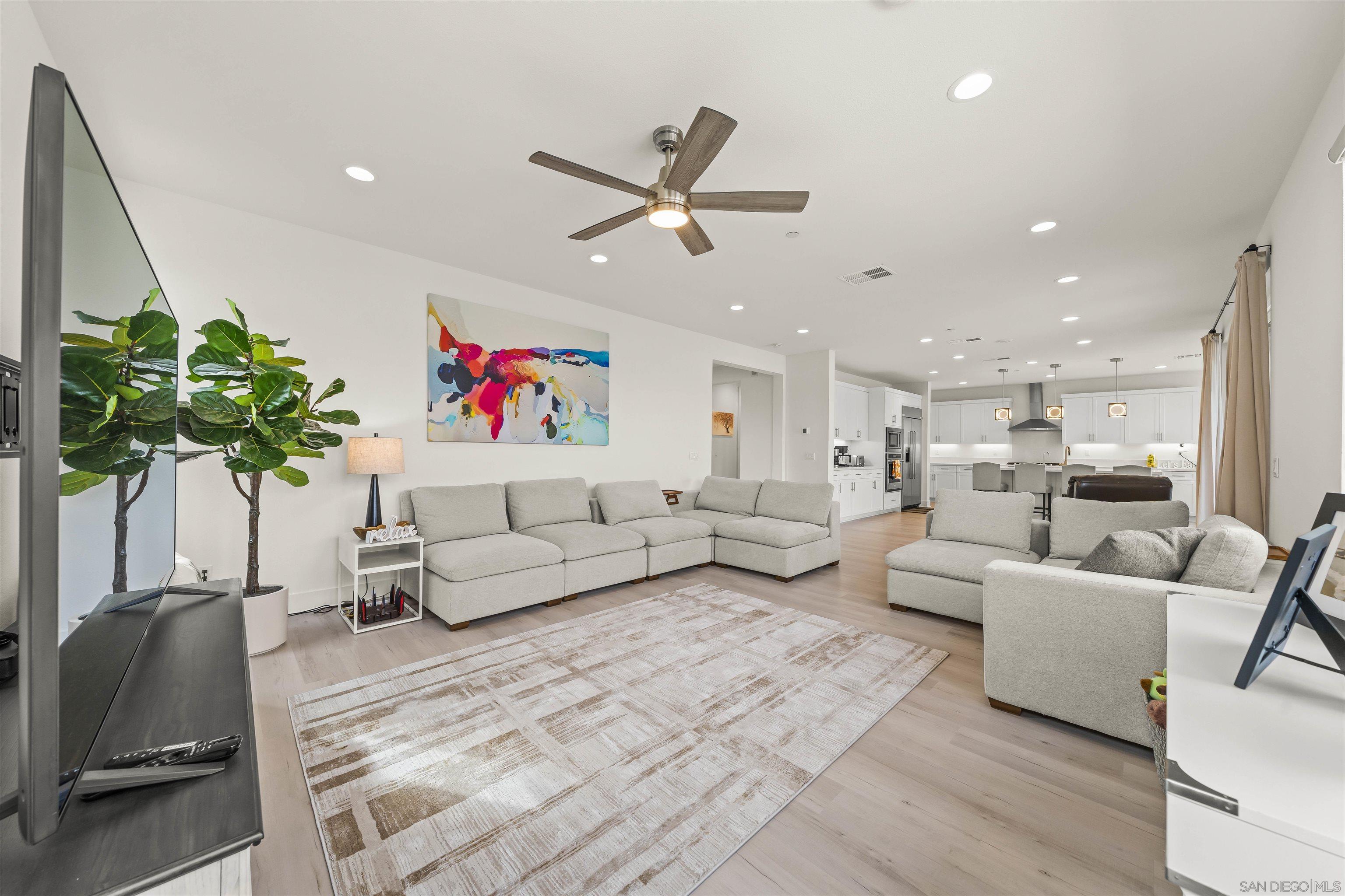 Detail Gallery Image 17 of 58 For 2183  Paseo Levanten, Chula Vista,  CA 91913 - 4 Beds | 3/1 Baths