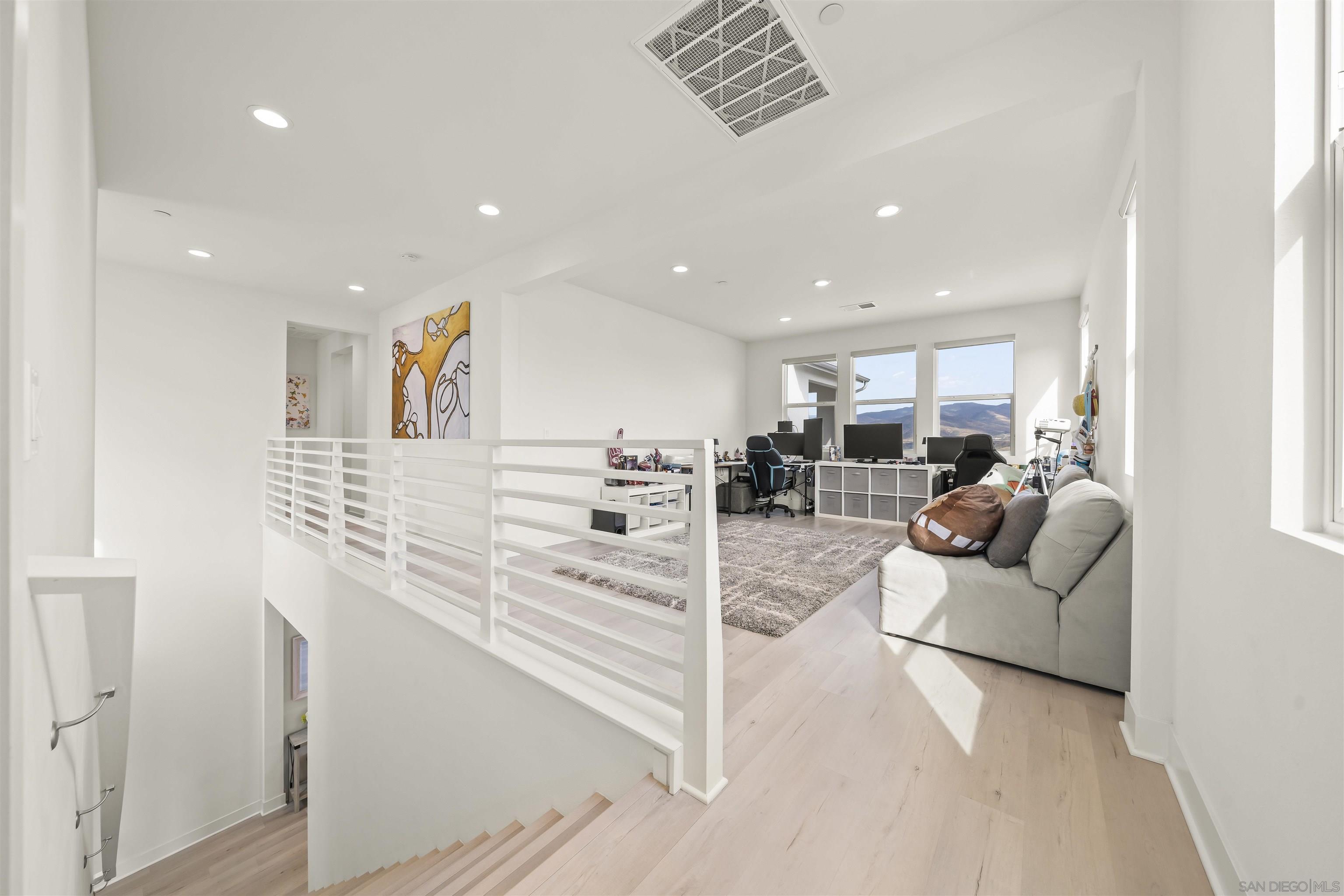 Detail Gallery Image 20 of 58 For 2183  Paseo Levanten, Chula Vista,  CA 91913 - 4 Beds | 3/1 Baths