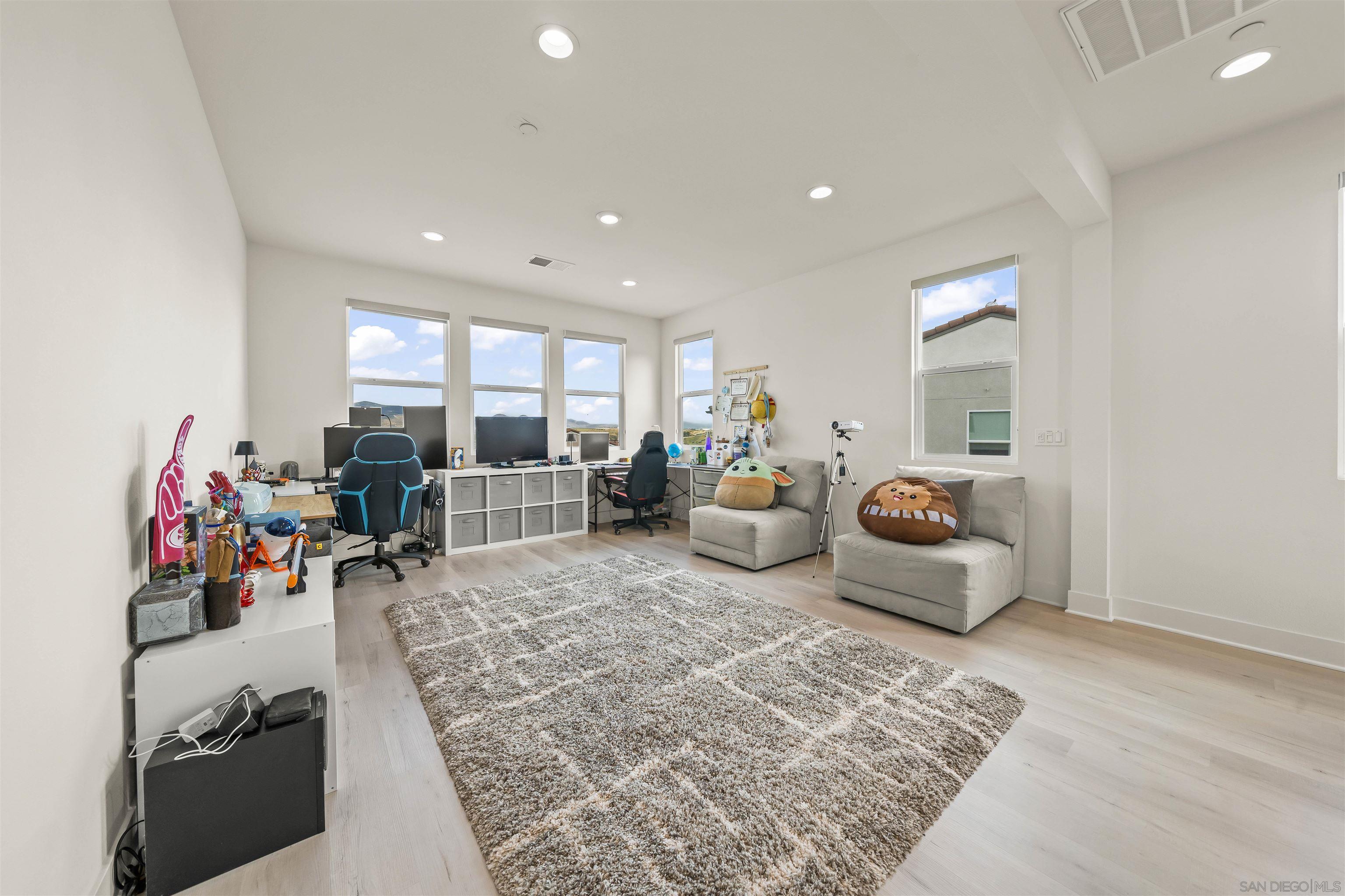 Detail Gallery Image 24 of 58 For 2183  Paseo Levanten, Chula Vista,  CA 91913 - 4 Beds | 3/1 Baths