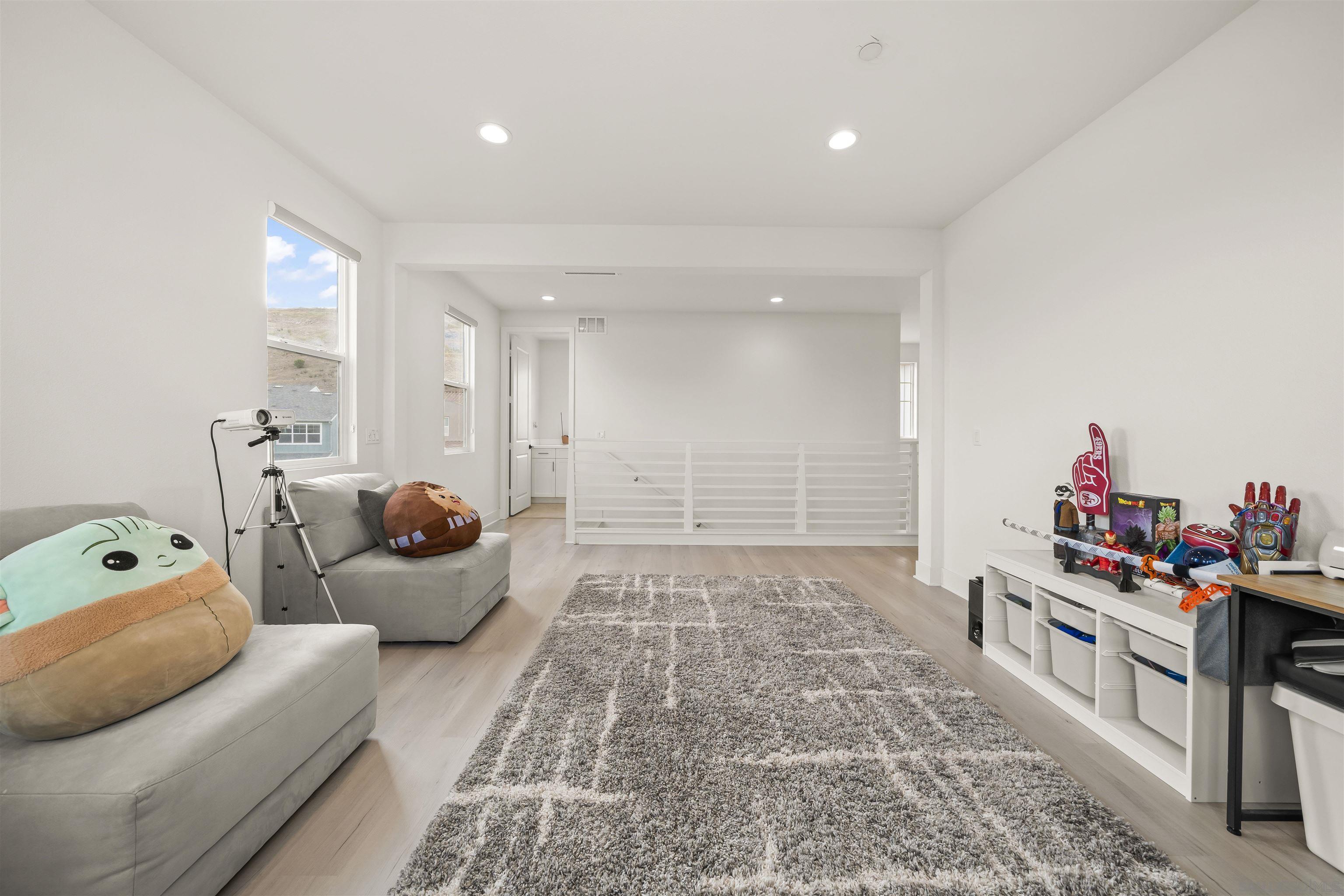 Detail Gallery Image 25 of 58 For 2183  Paseo Levanten, Chula Vista,  CA 91913 - 4 Beds | 3/1 Baths